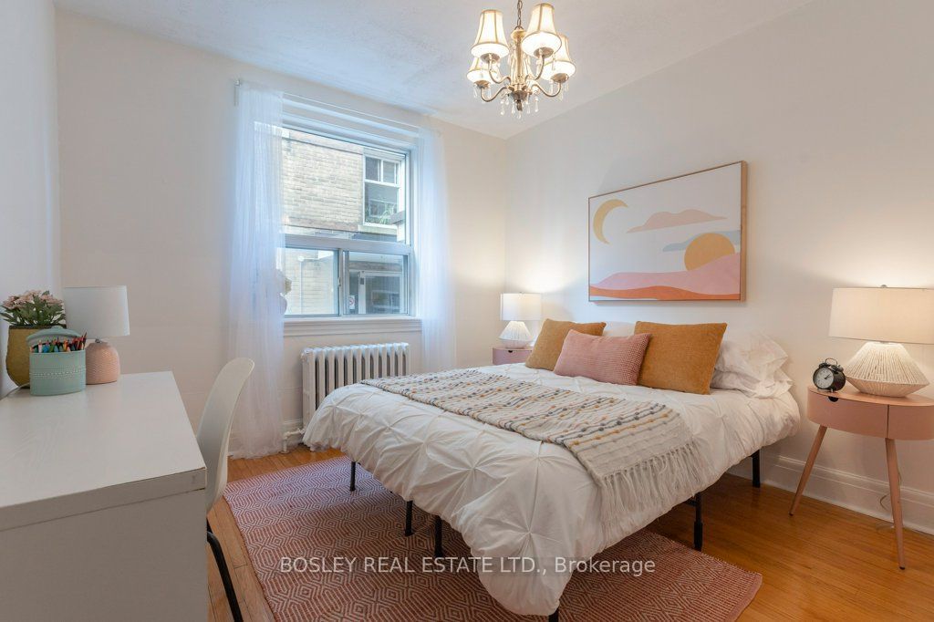 2693 Lakeshore Boulevard W 1 Property Photo 18