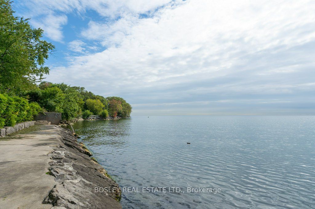 2693 Lakeshore Boulevard W 1 Property Photo 27