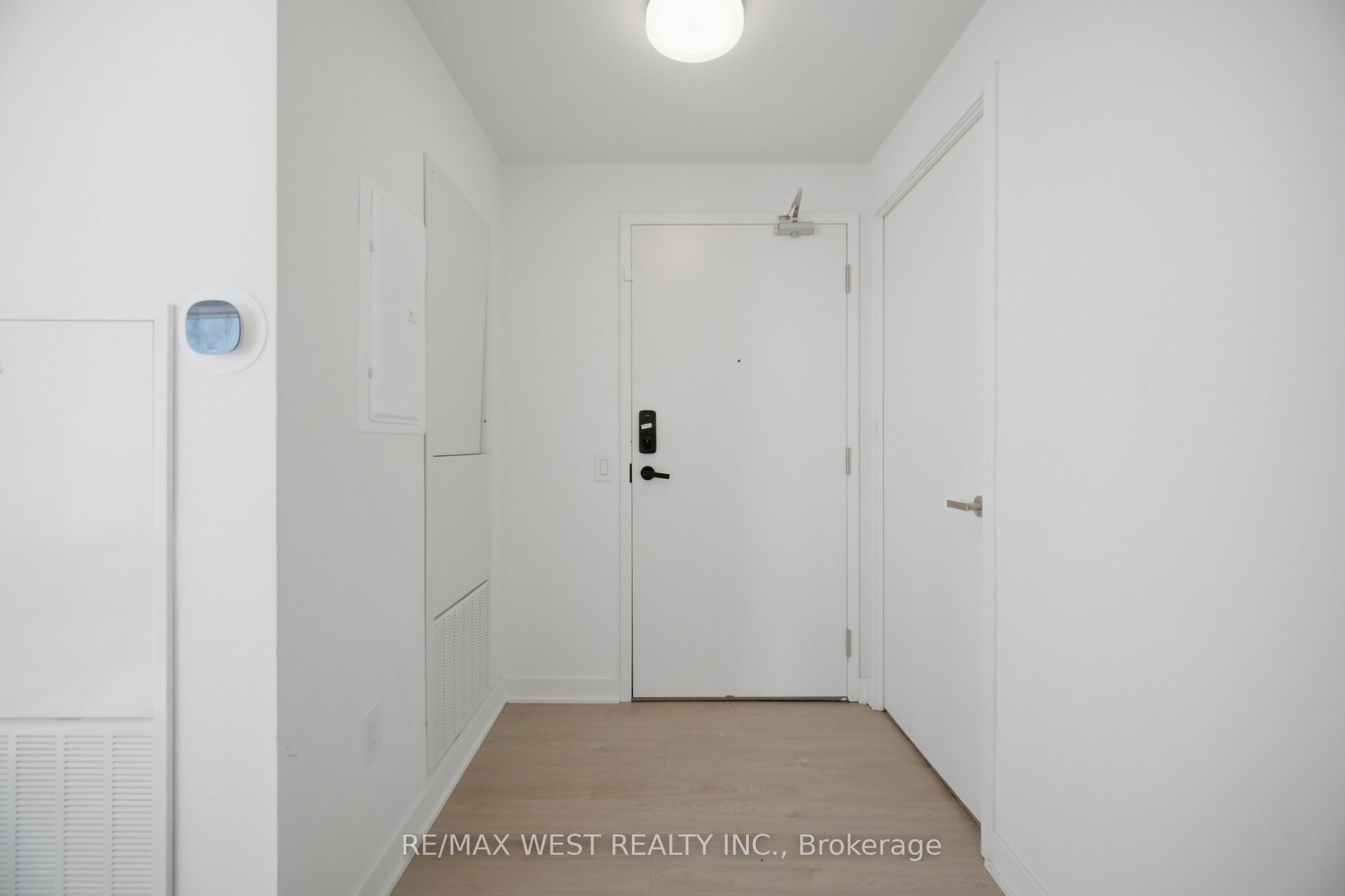 3900 Confederation Parkway 5104 Property Photo 6