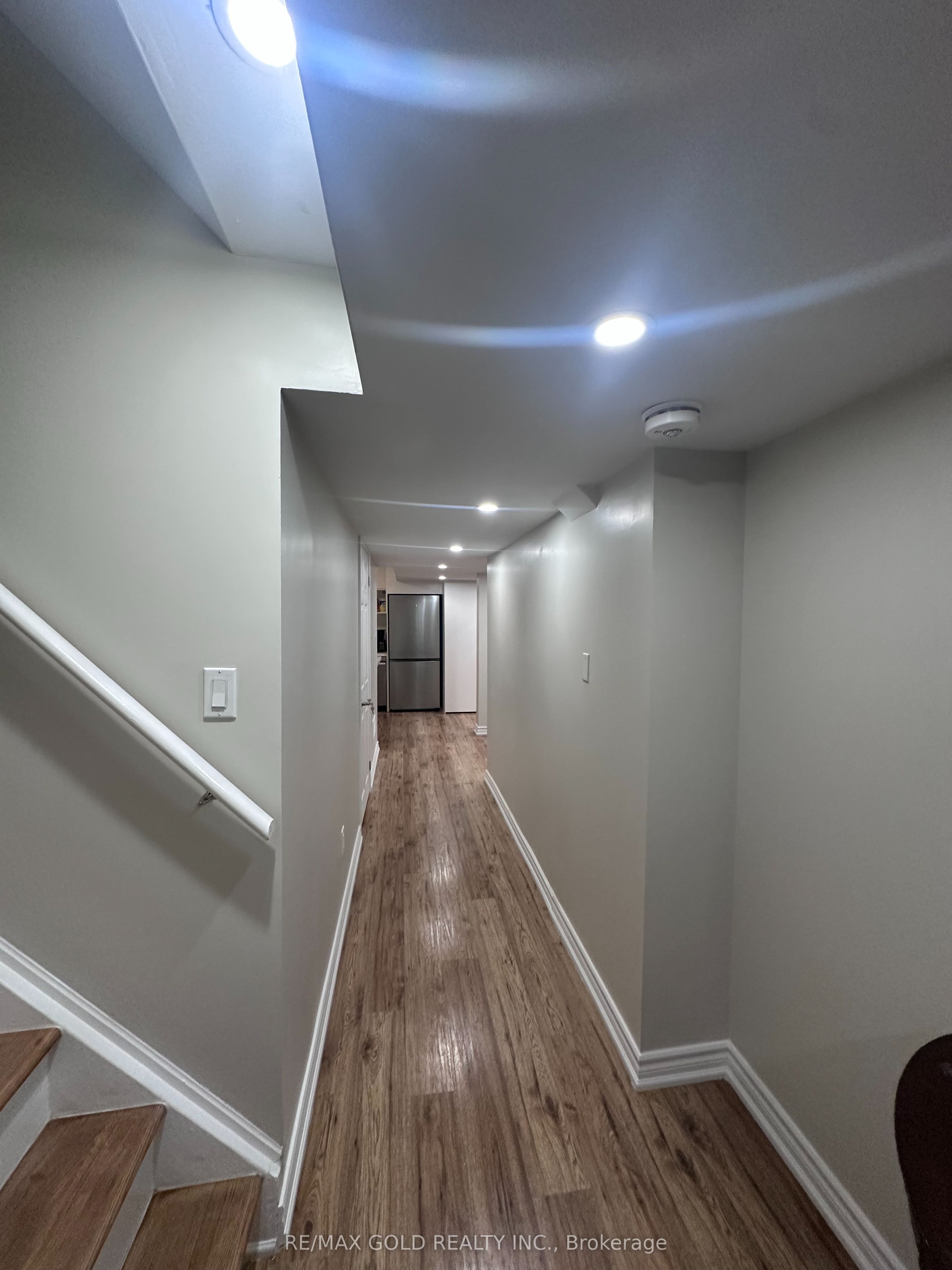 24 Aird Court Lower Property Photo 3
