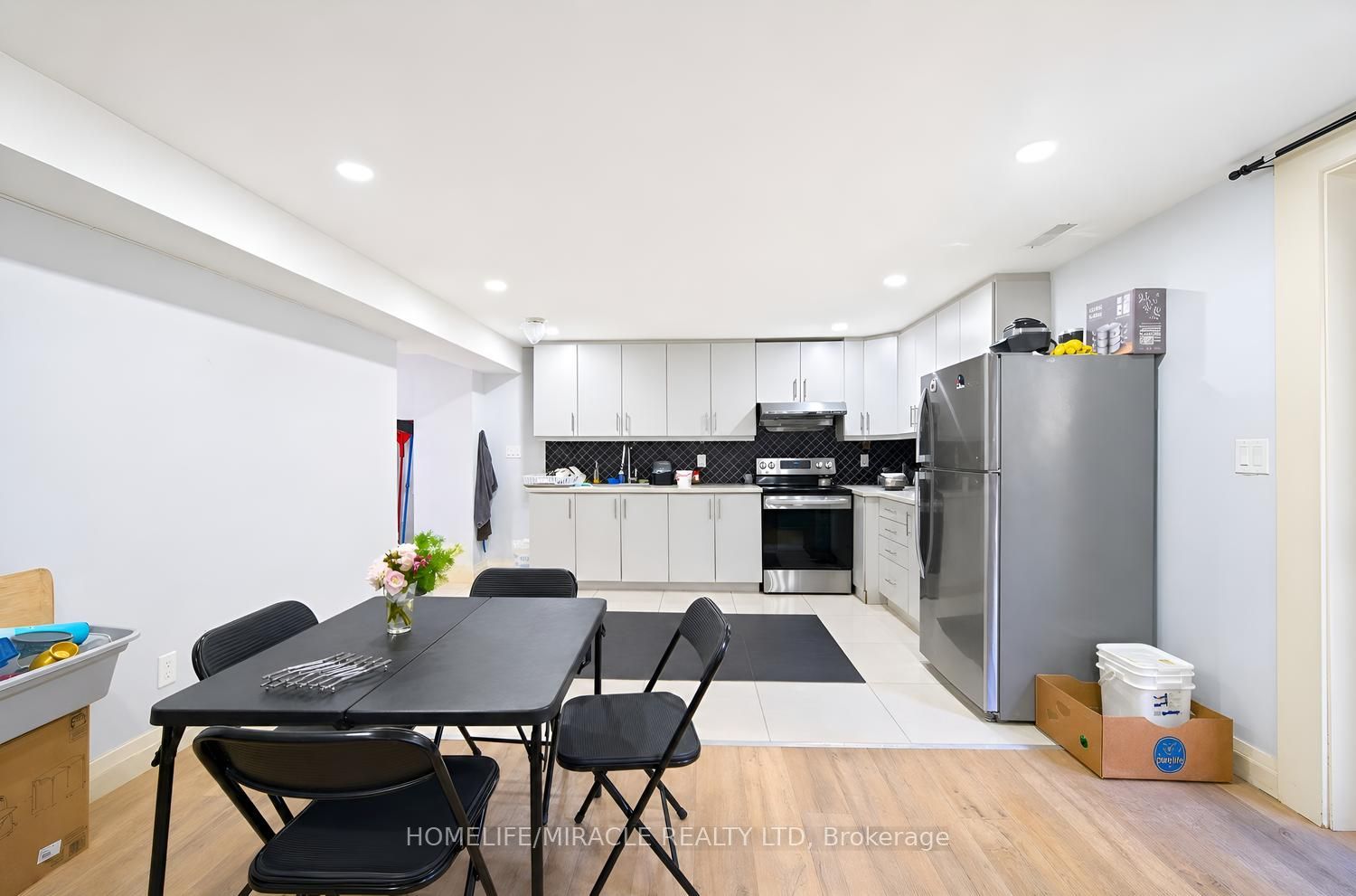24 Acorn Avenue Property Photo 33