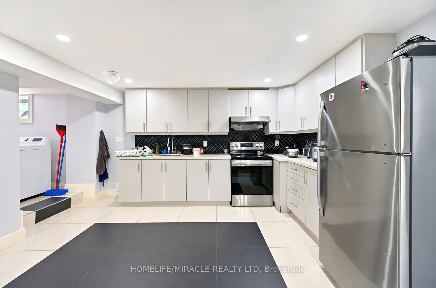 24 Acorn Avenue Property Photo 35