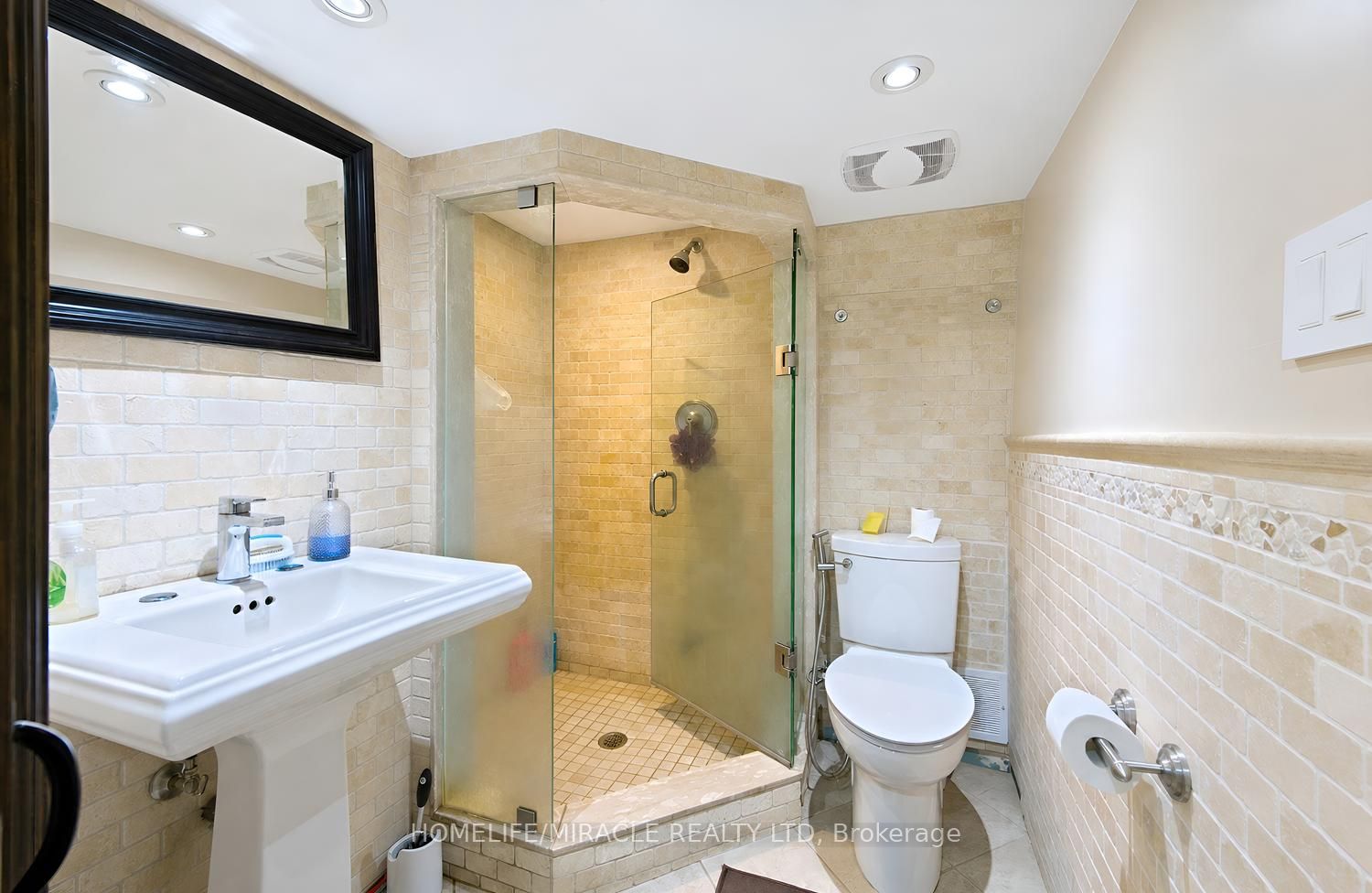24 Acorn Avenue Property Photo 40