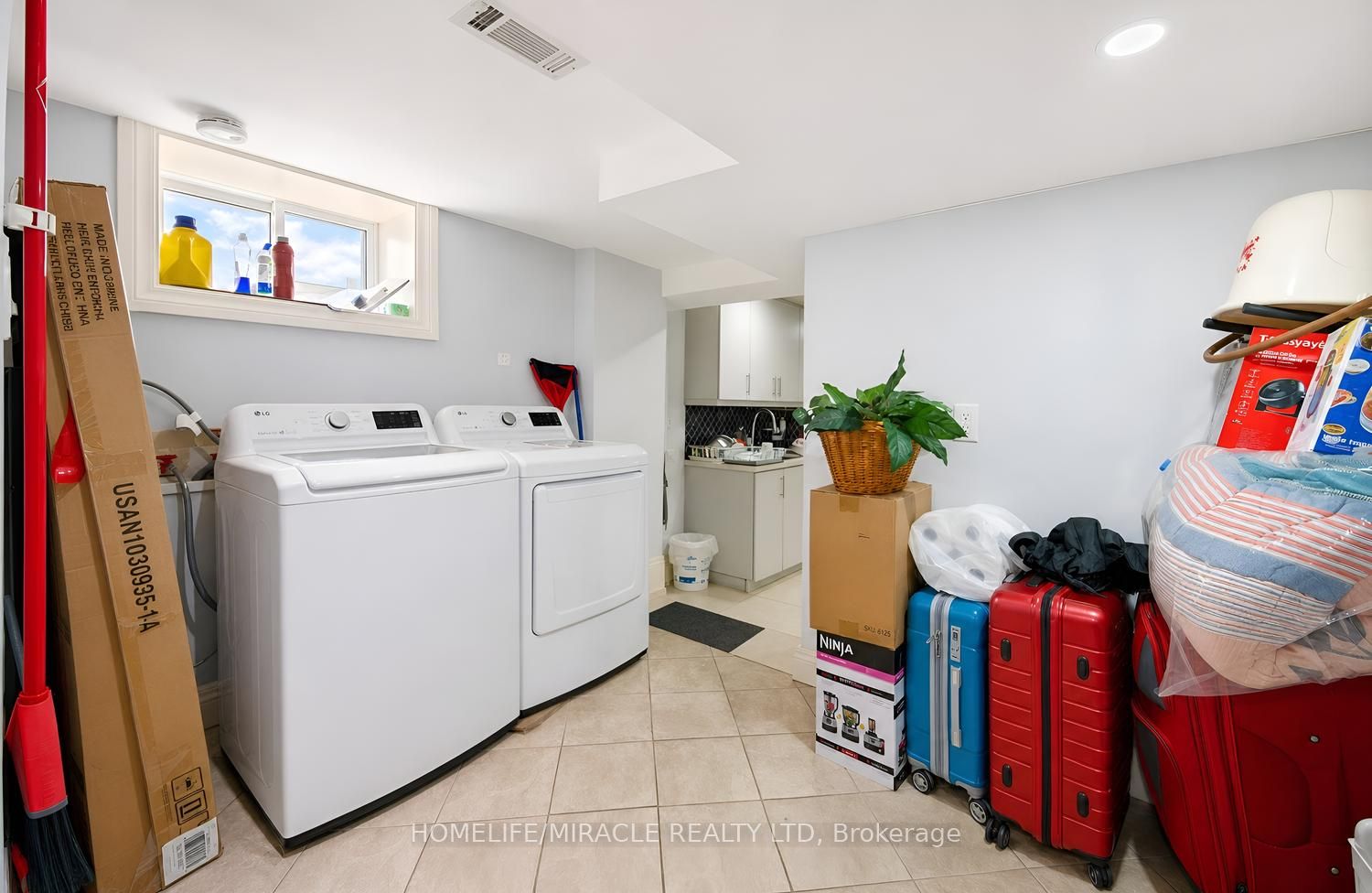 24 Acorn Avenue Property Photo 41