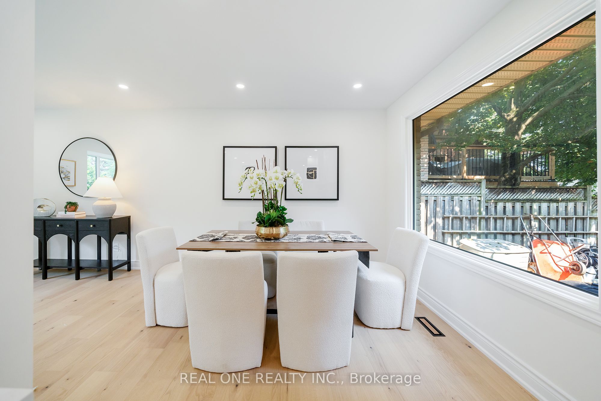 3148 Bentworth Drive Property Photo 12