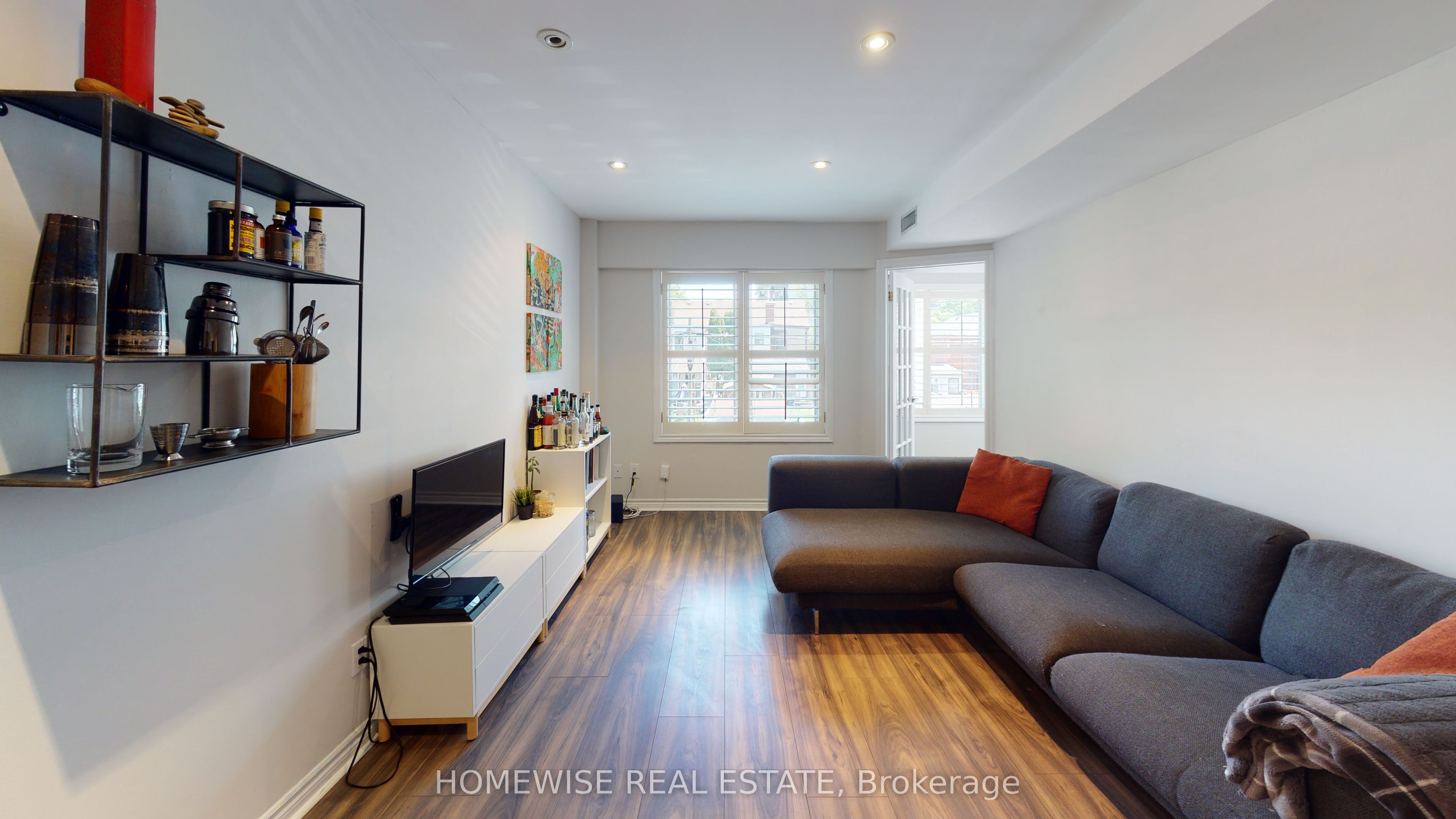 145 Lansdowne Avenue 201 Property Photo 3