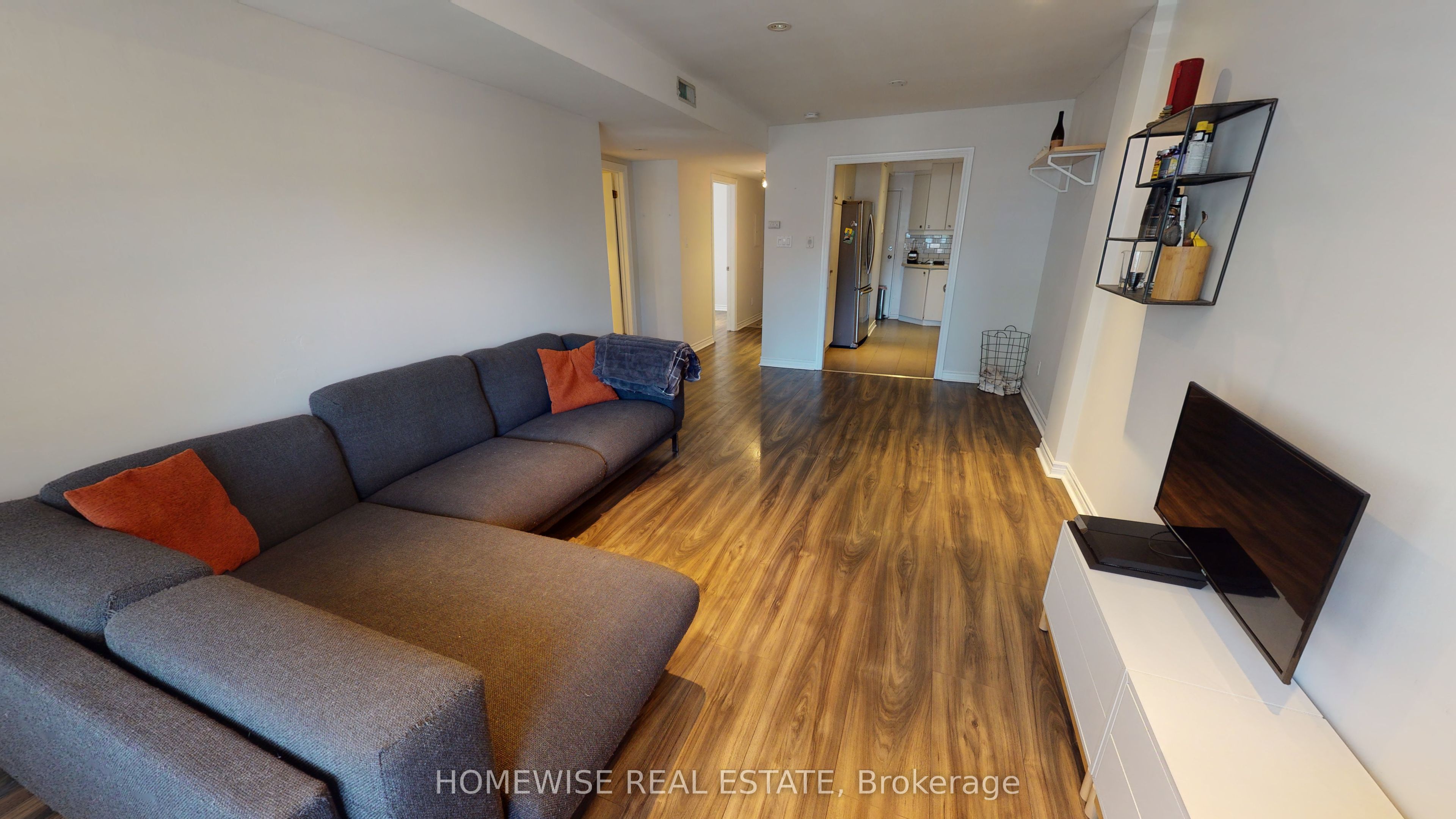 145 Lansdowne Avenue 201 Property Photo 4