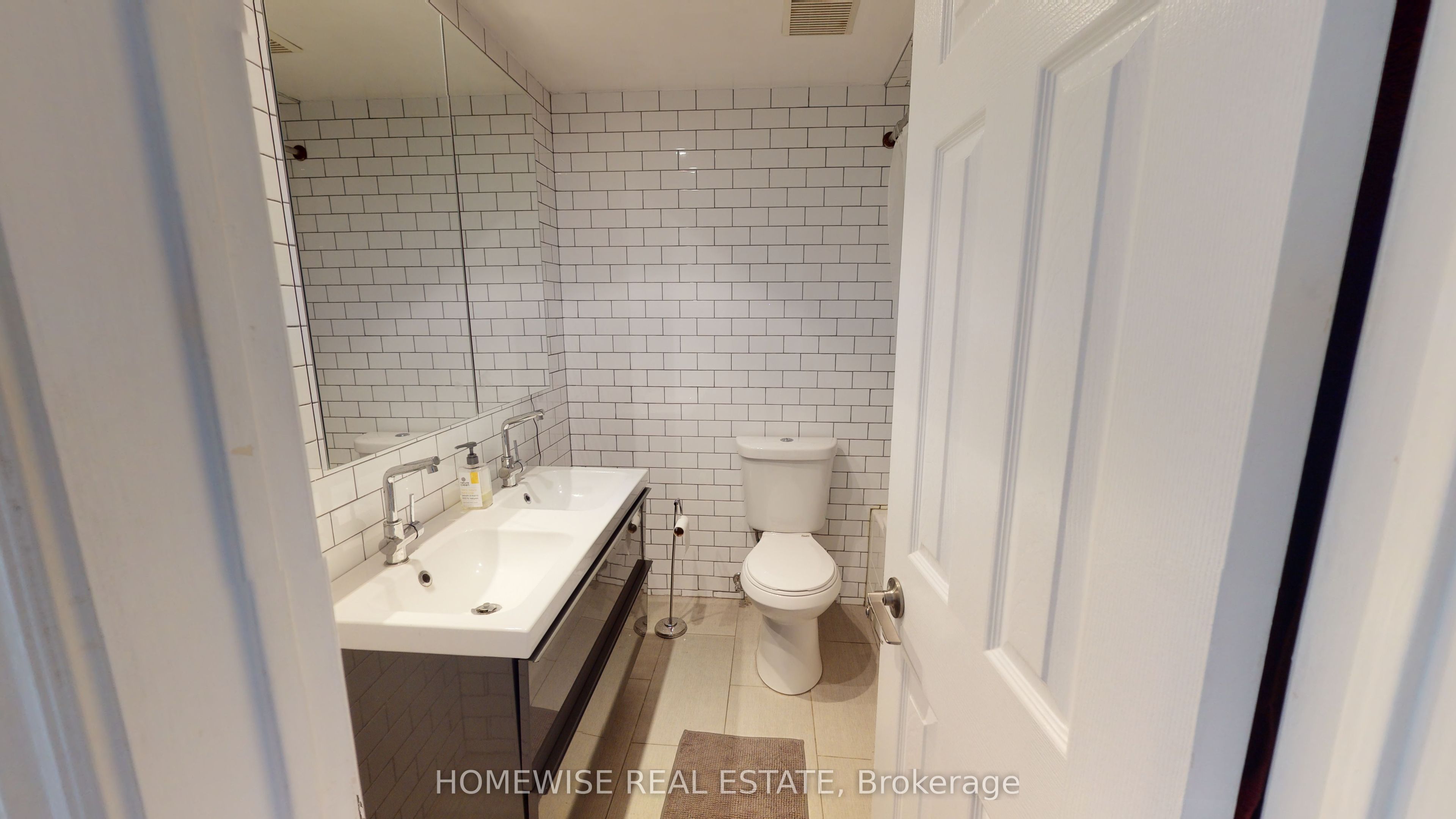 145 Lansdowne Avenue 201 Property Photo 7