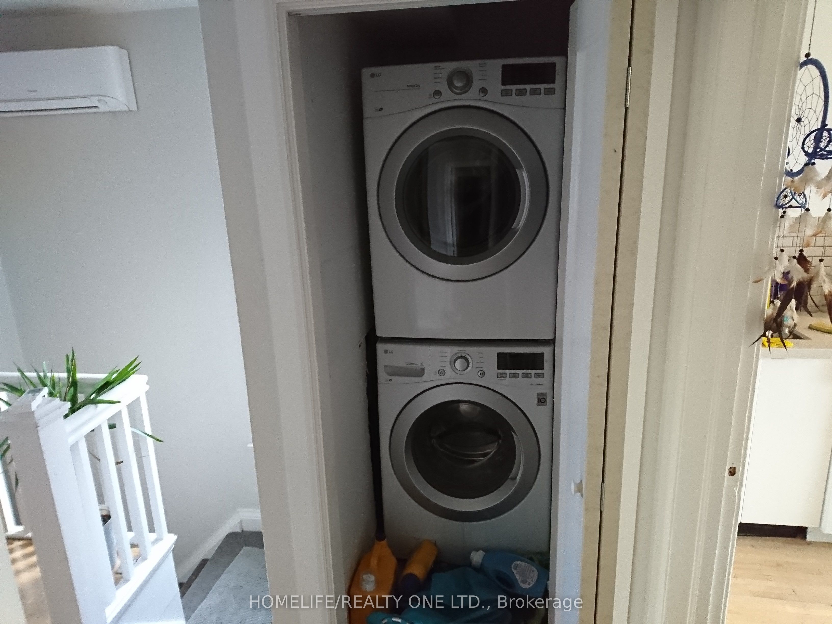 2301 Eglinton Avenue W 2 Property Photo 3