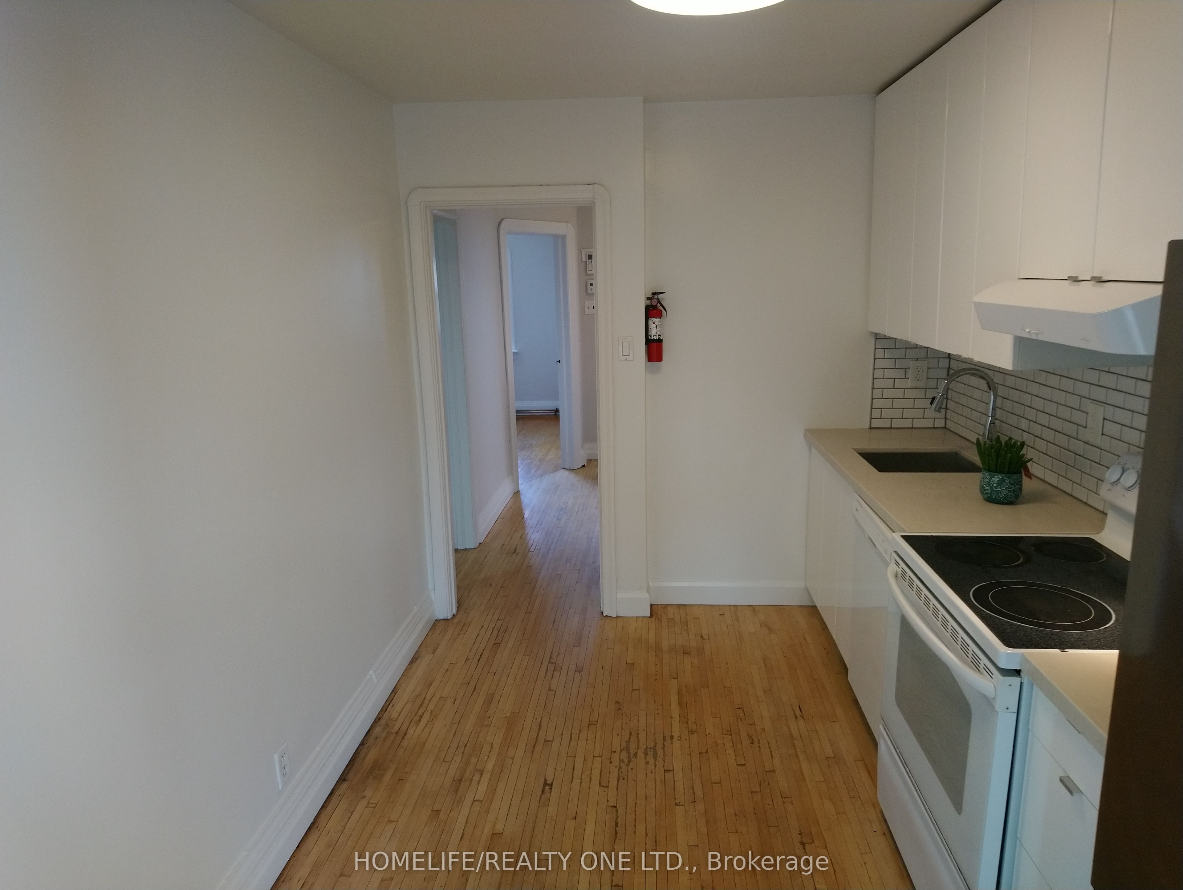 2301 Eglinton Avenue W 2 Property Photo 5
