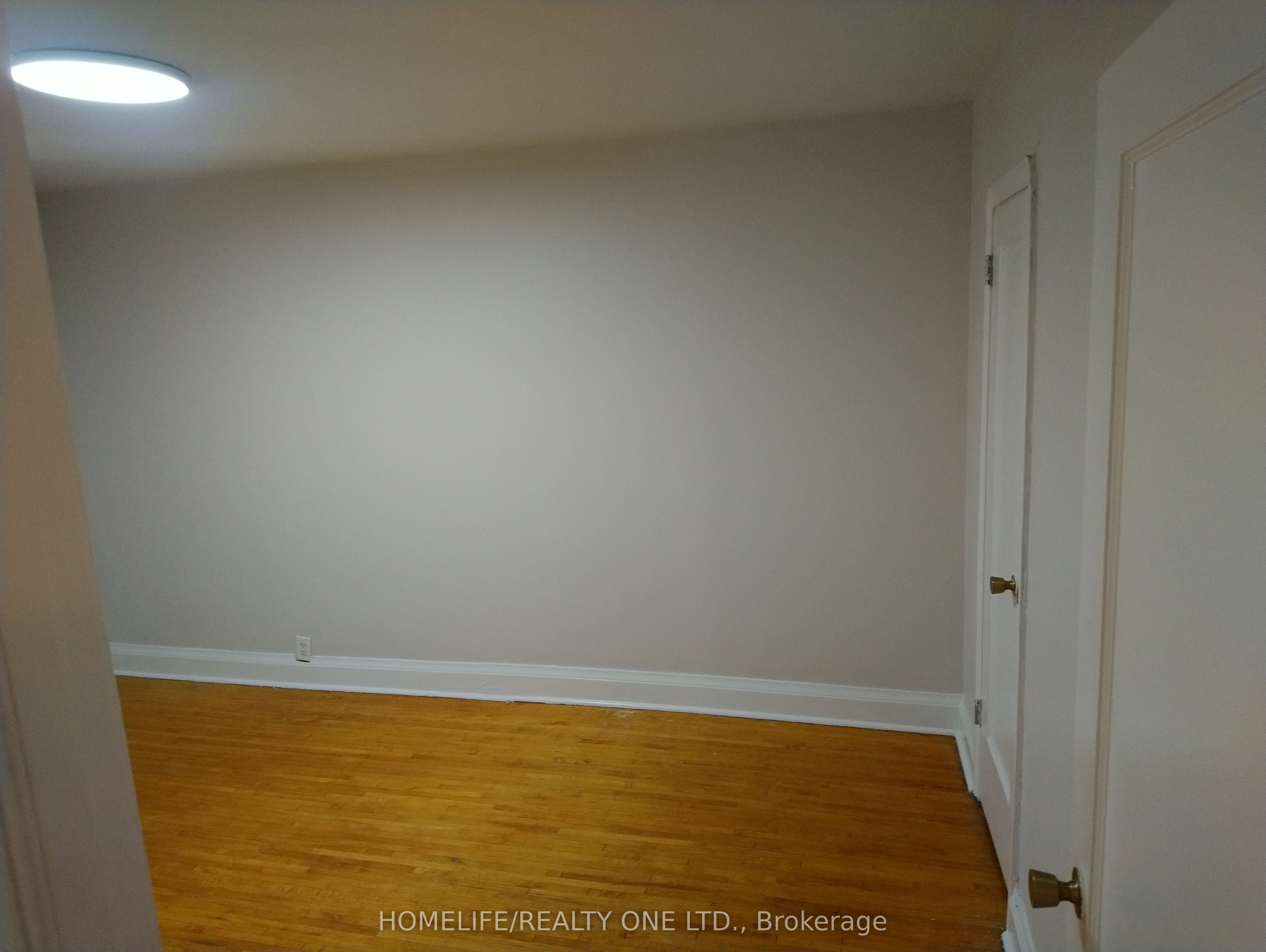 2301 Eglinton Avenue W 2 Property Photo 6