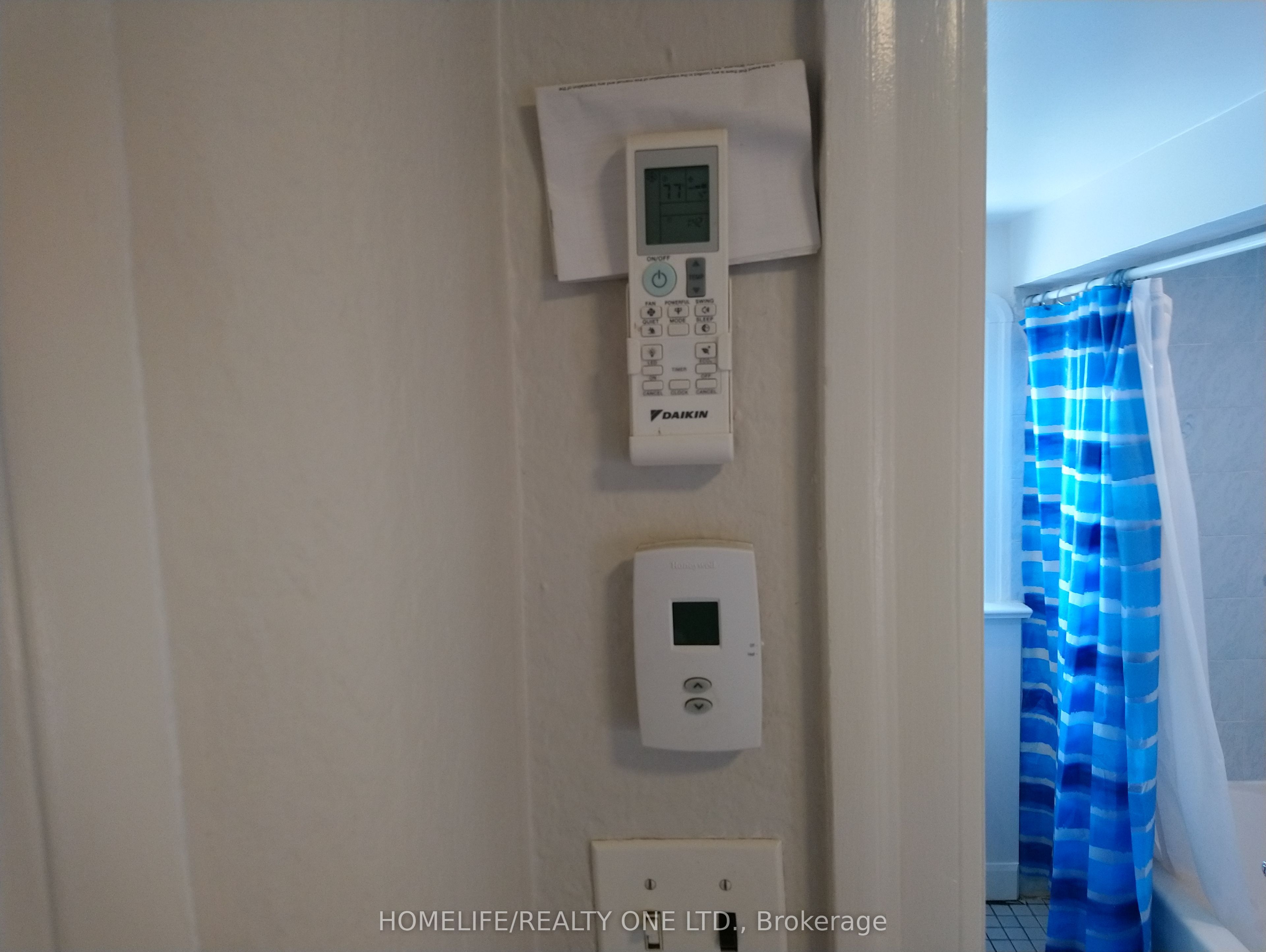 2301 Eglinton Avenue W 2 Property Photo 9