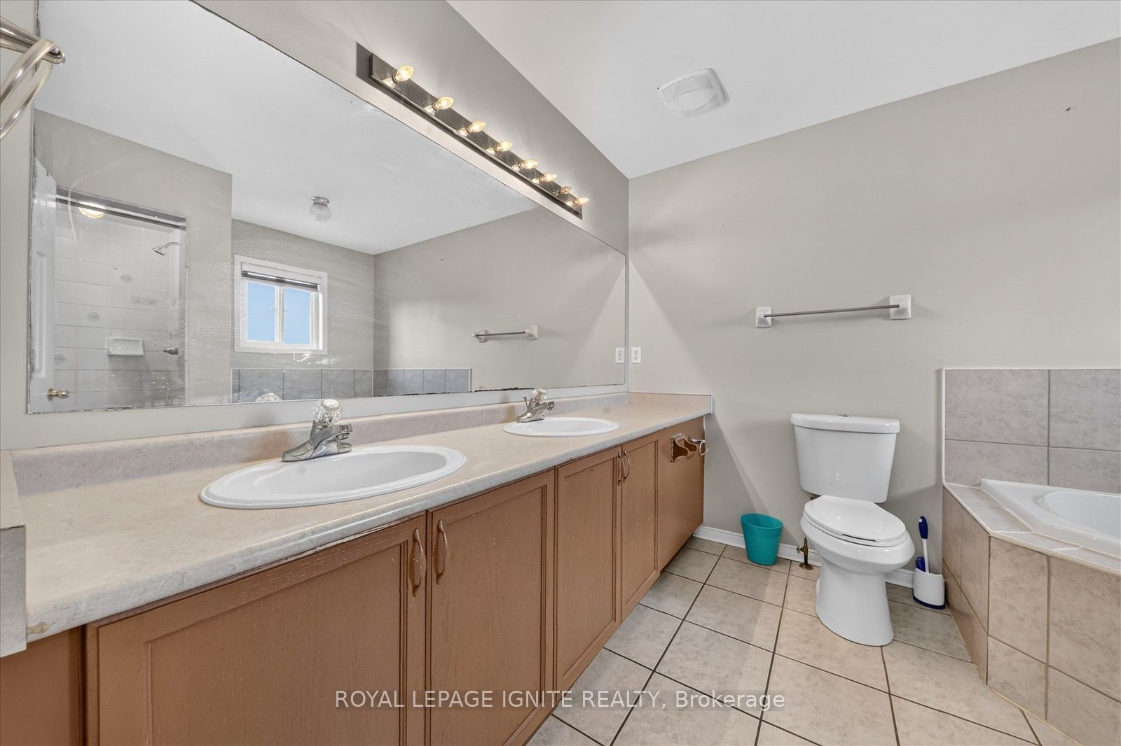 26 Roxton Crescent Property Photo 20
