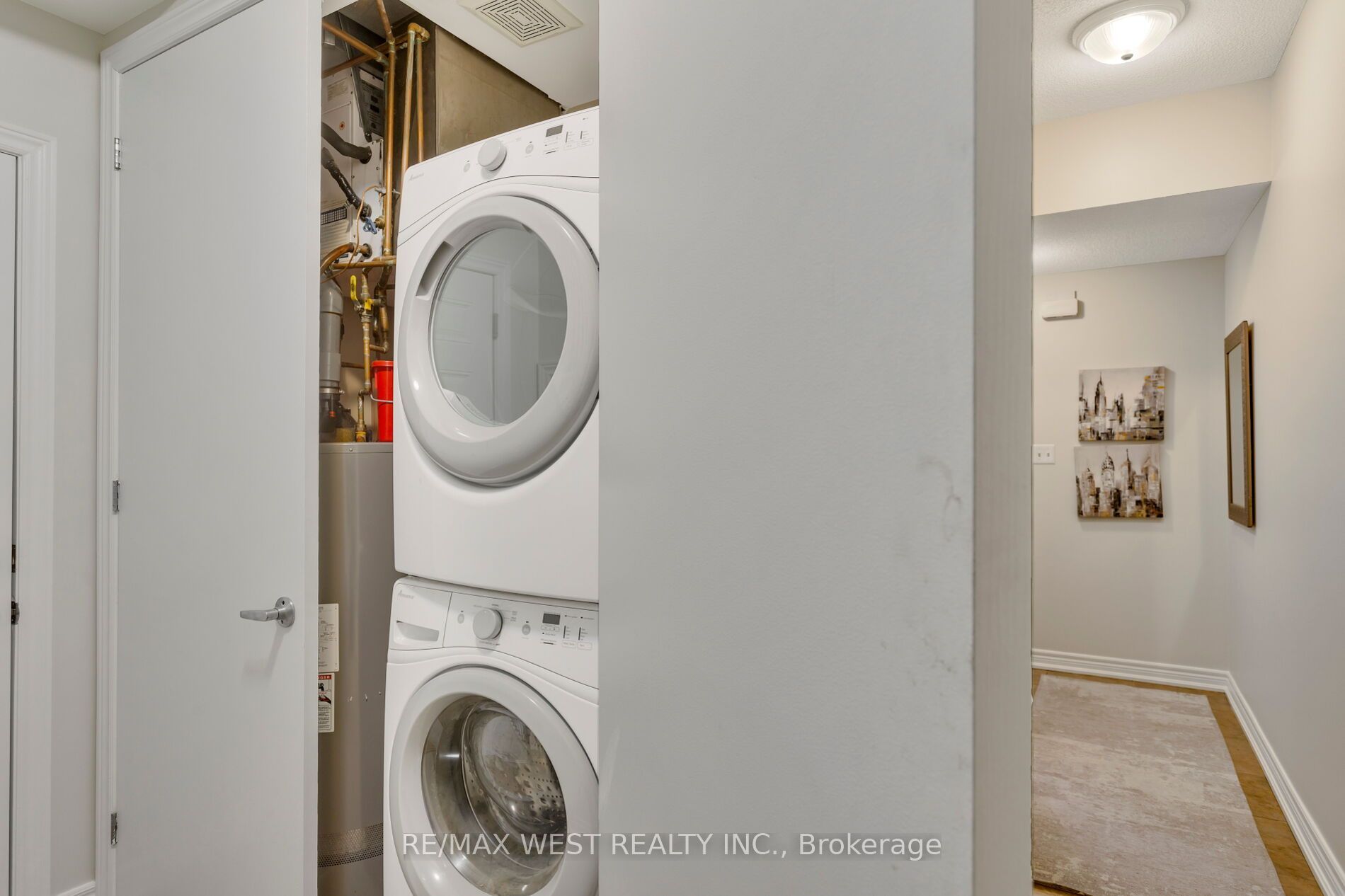 628 Bibby Common Property Photo 6