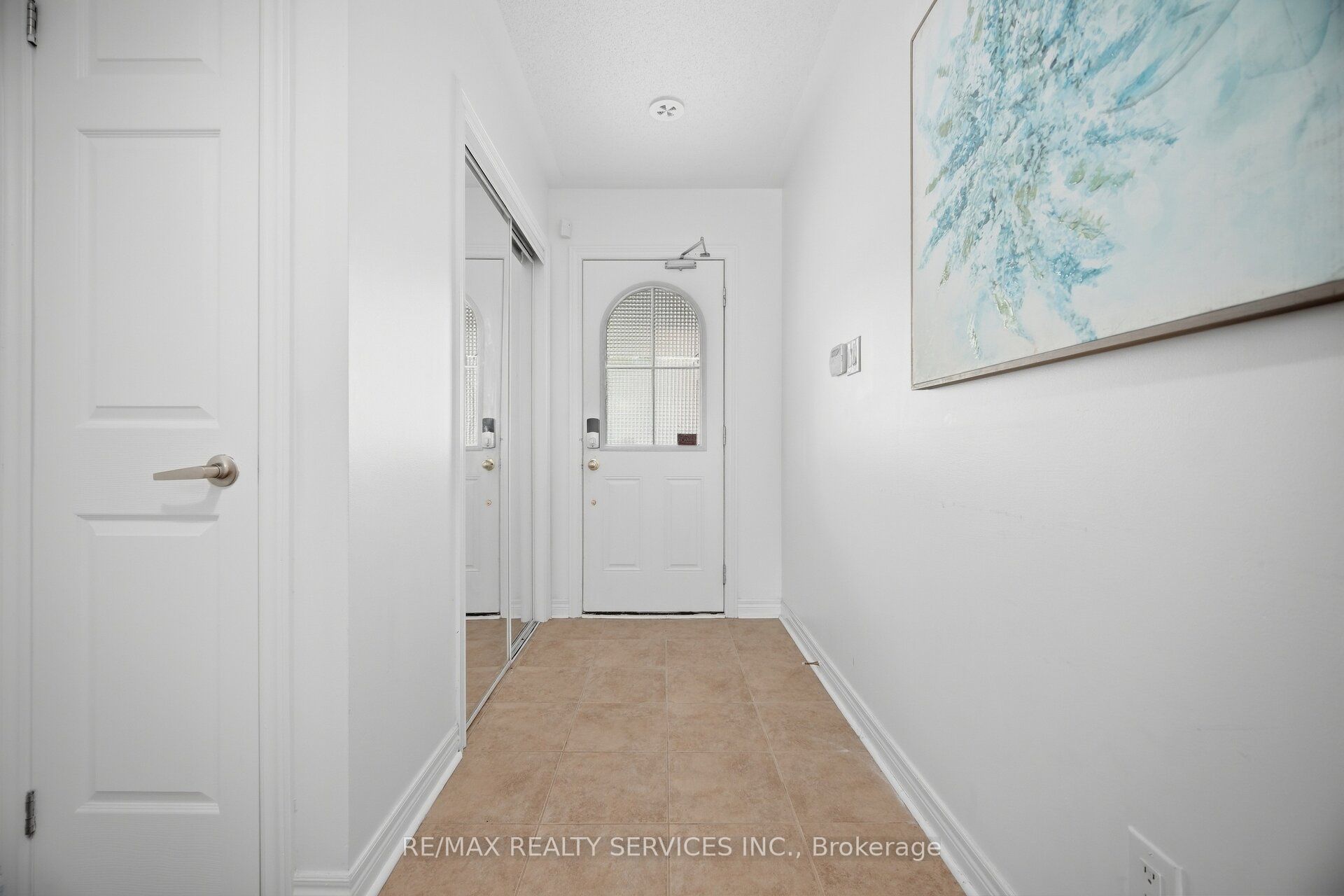 7 Cedar Lake Crescent 42 Property Photo 5