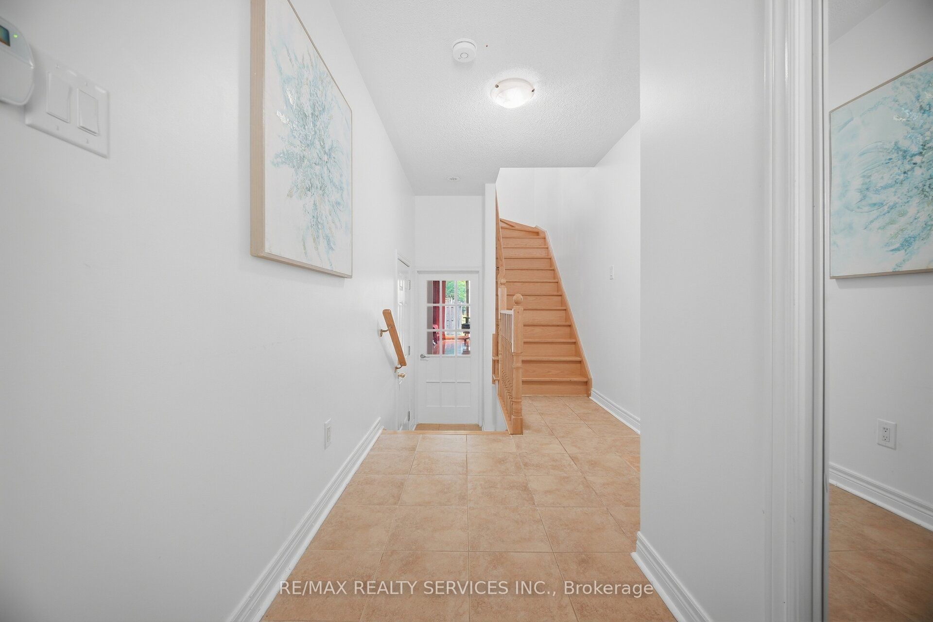 7 Cedar Lake Crescent 42 Property Photo 6
