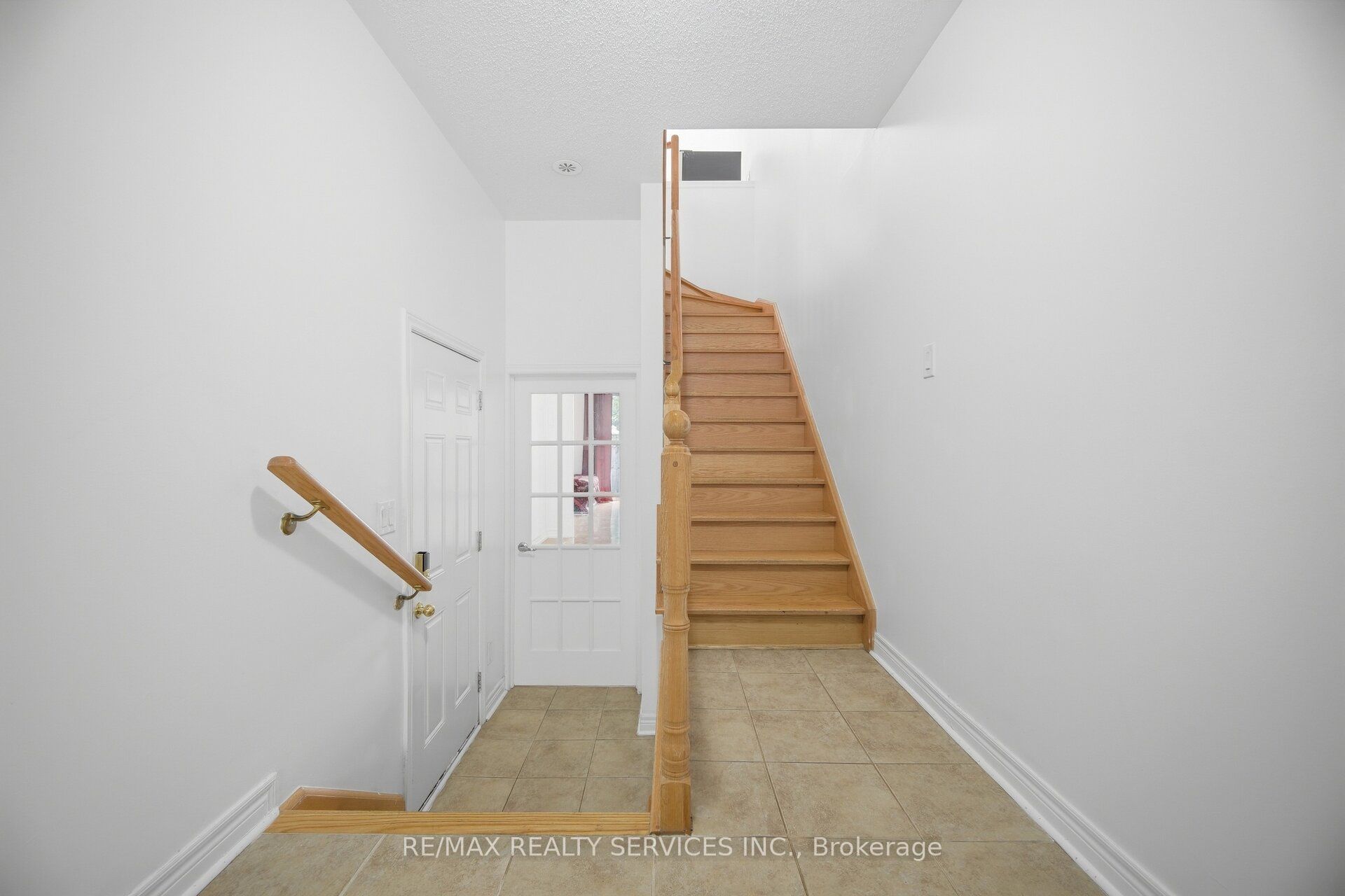 7 Cedar Lake Crescent 42 Property Photo 37