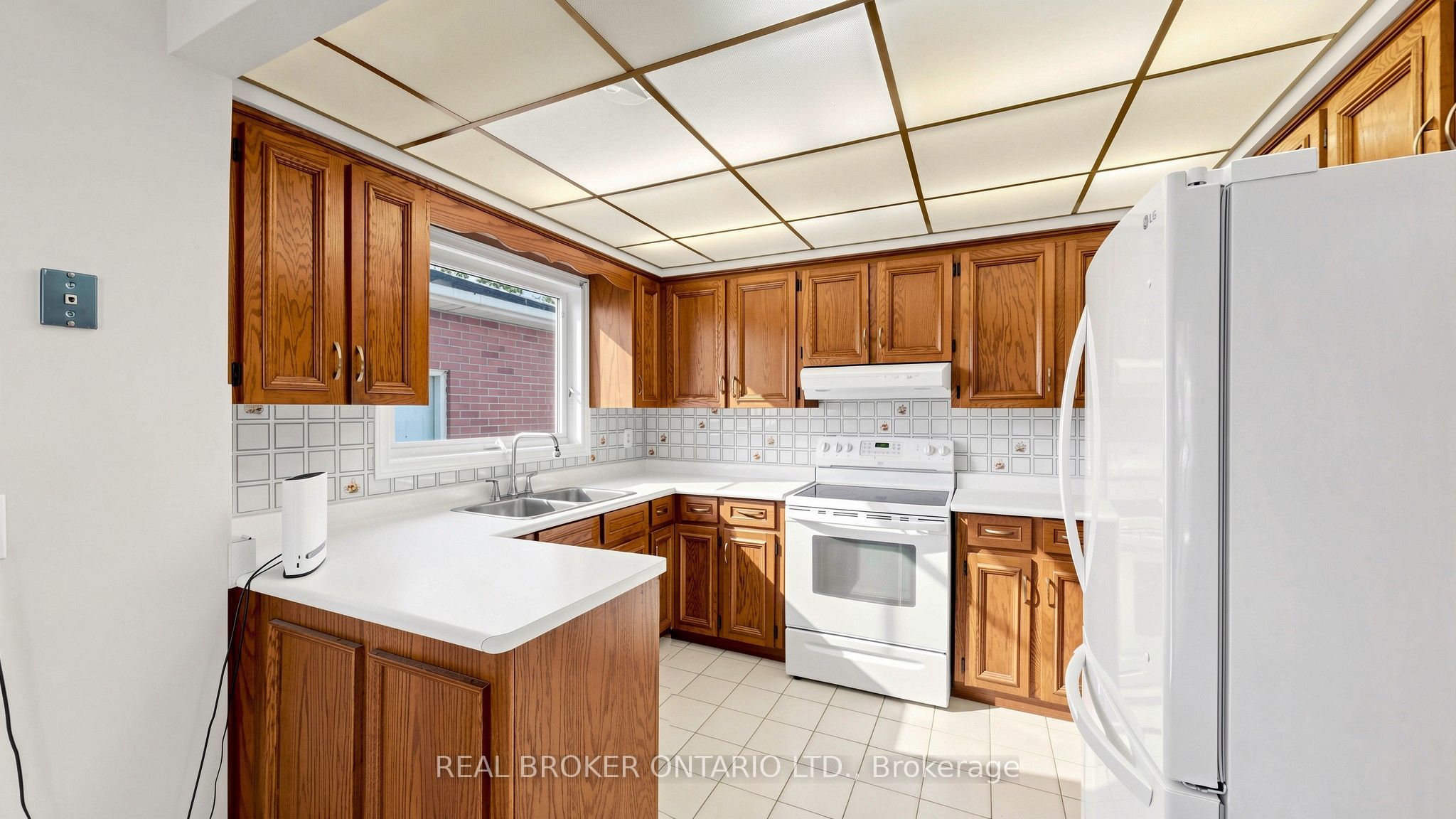 33 Fountainbridge Drive Property Photo 7