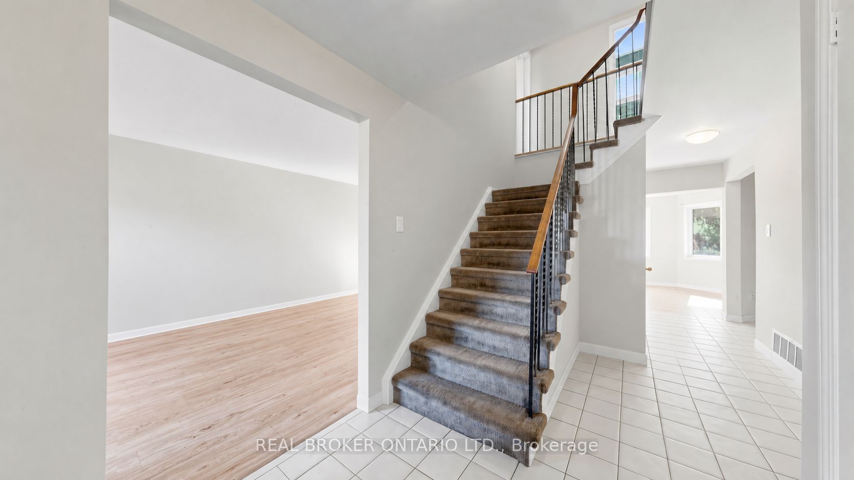 33 Fountainbridge Drive Property Photo 12