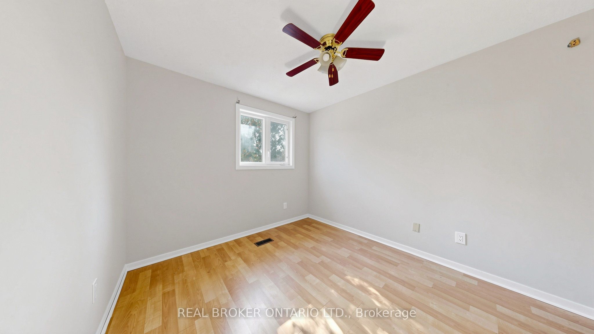 33 Fountainbridge Drive Property Photo 16
