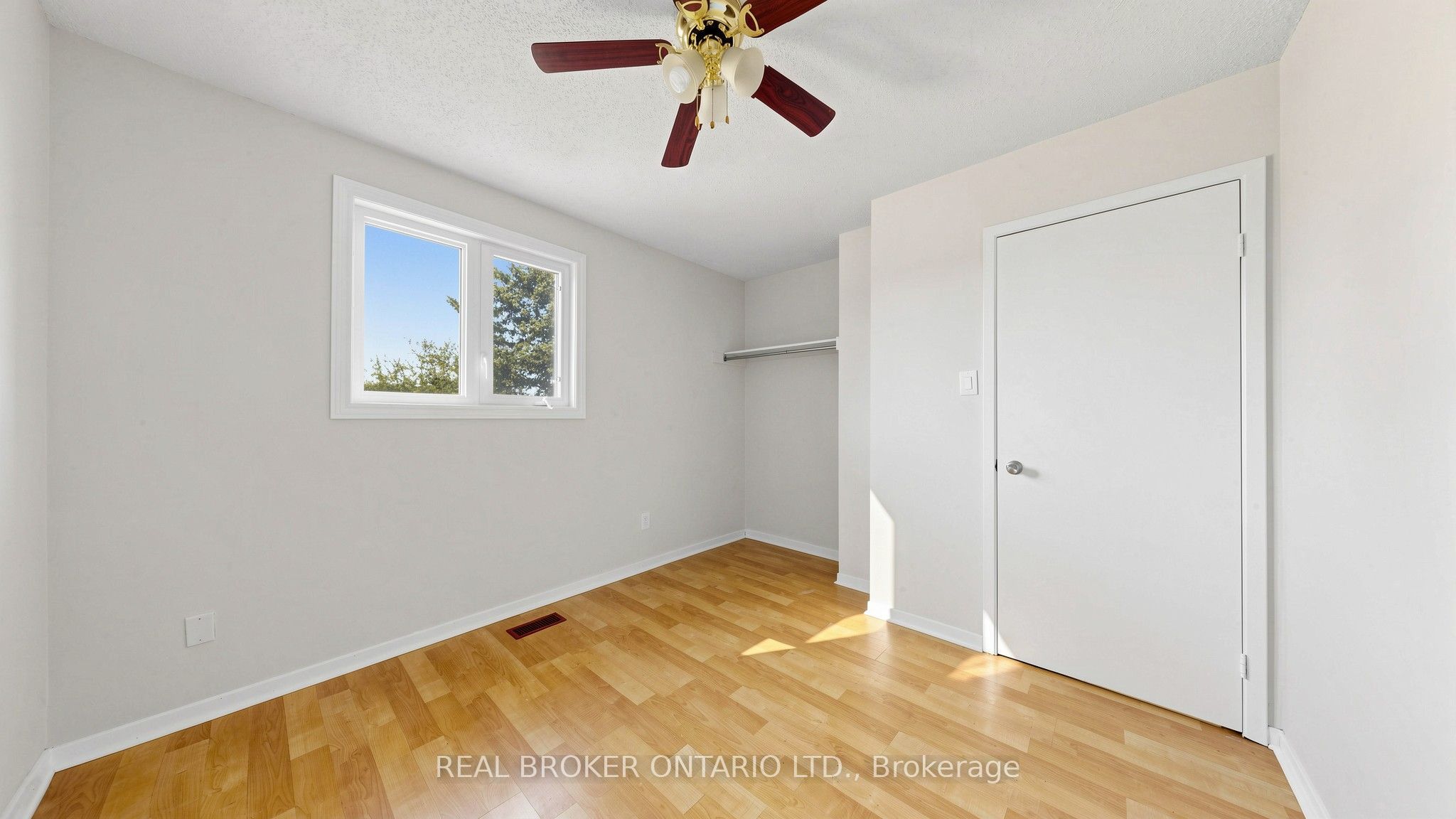 33 Fountainbridge Drive Property Photo 18