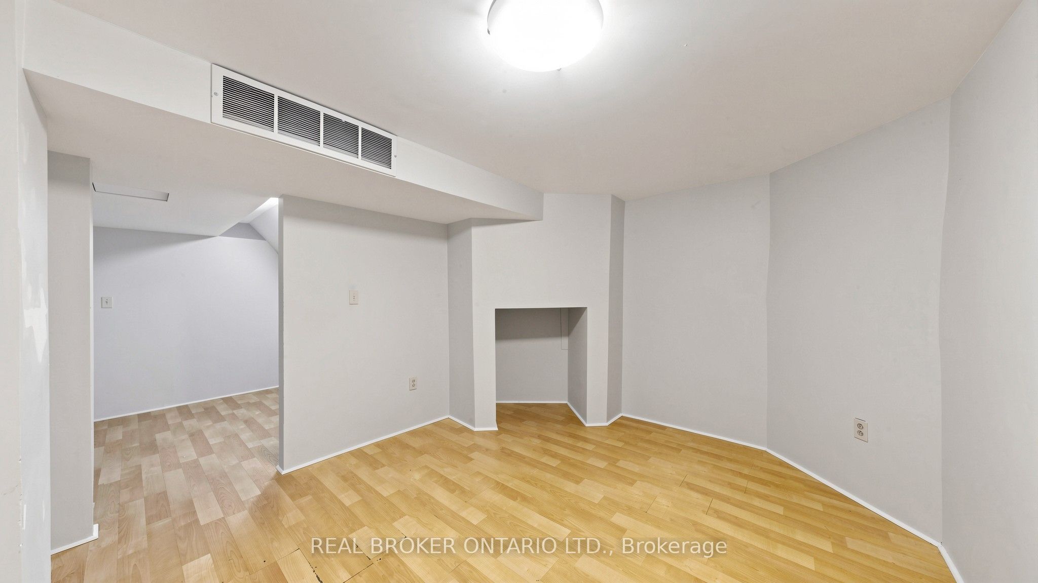 33 Fountainbridge Drive Property Photo 21