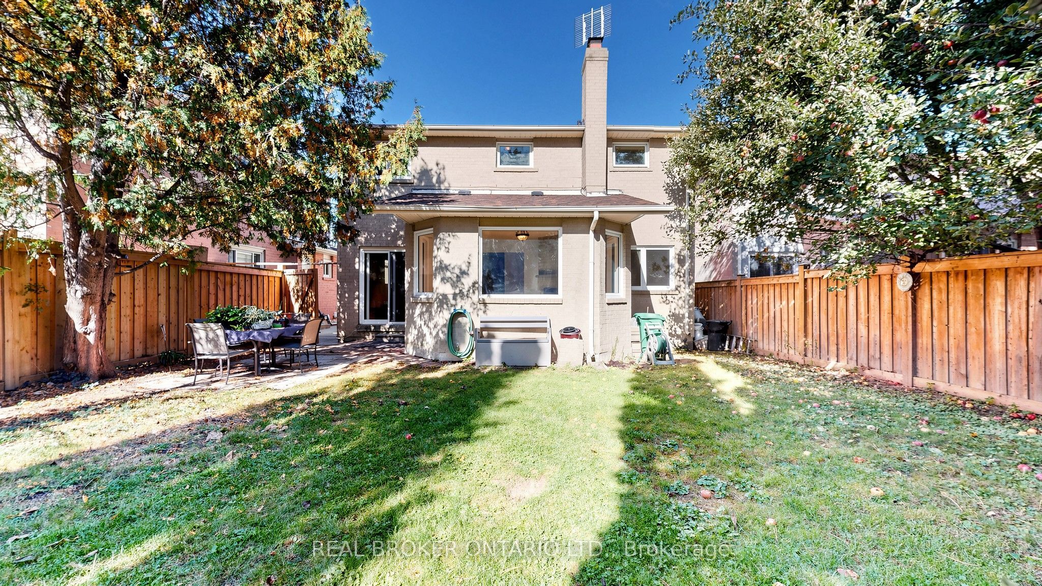 33 Fountainbridge Drive Property Photo 23