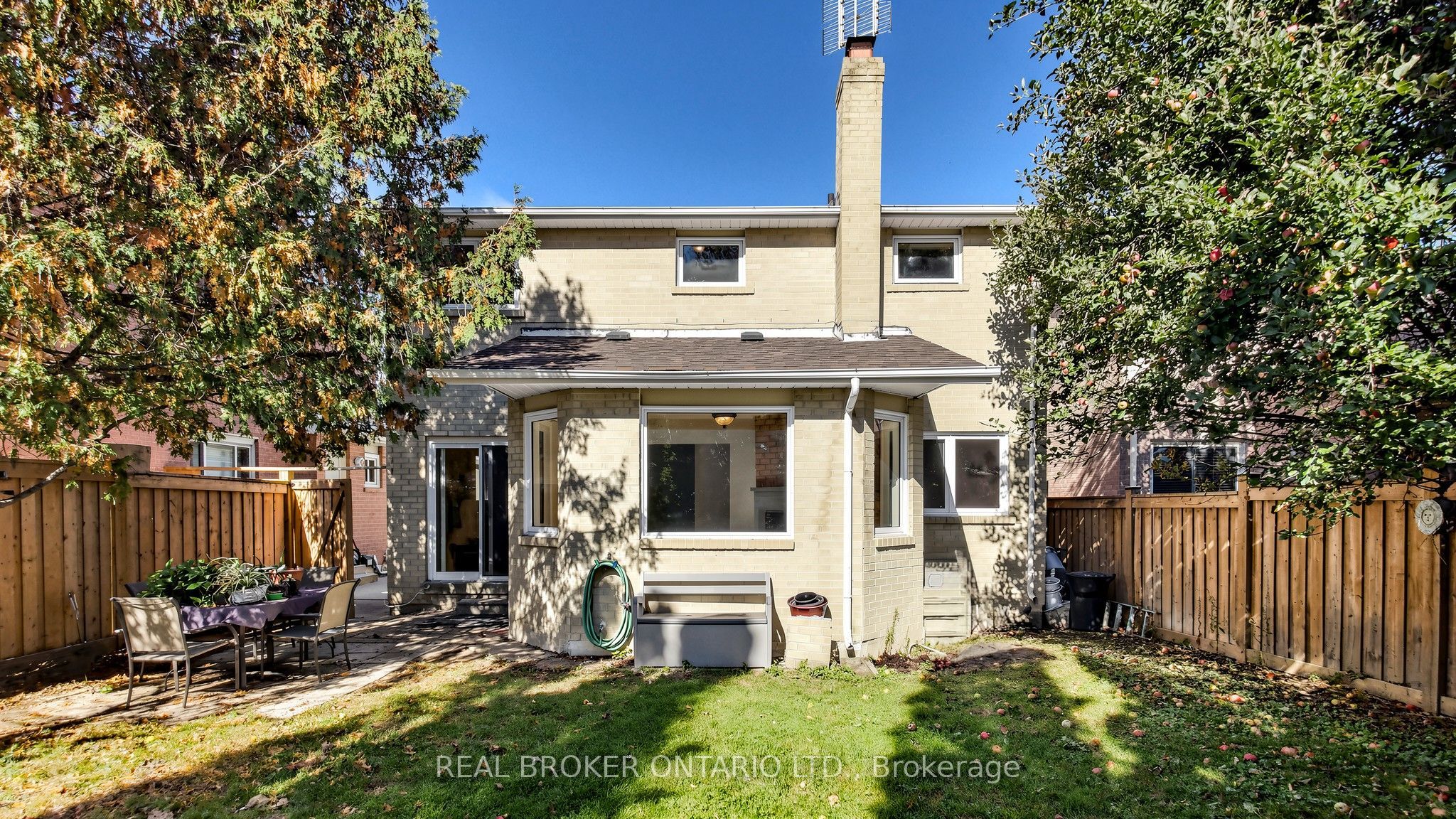 33 Fountainbridge Drive Property Photo 24