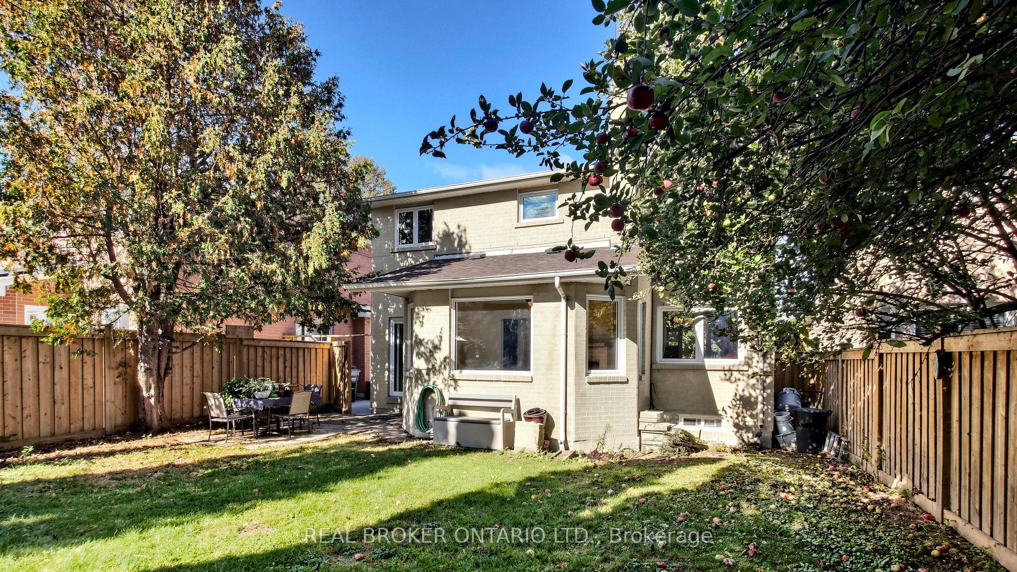 33 Fountainbridge Drive Property Photo 25