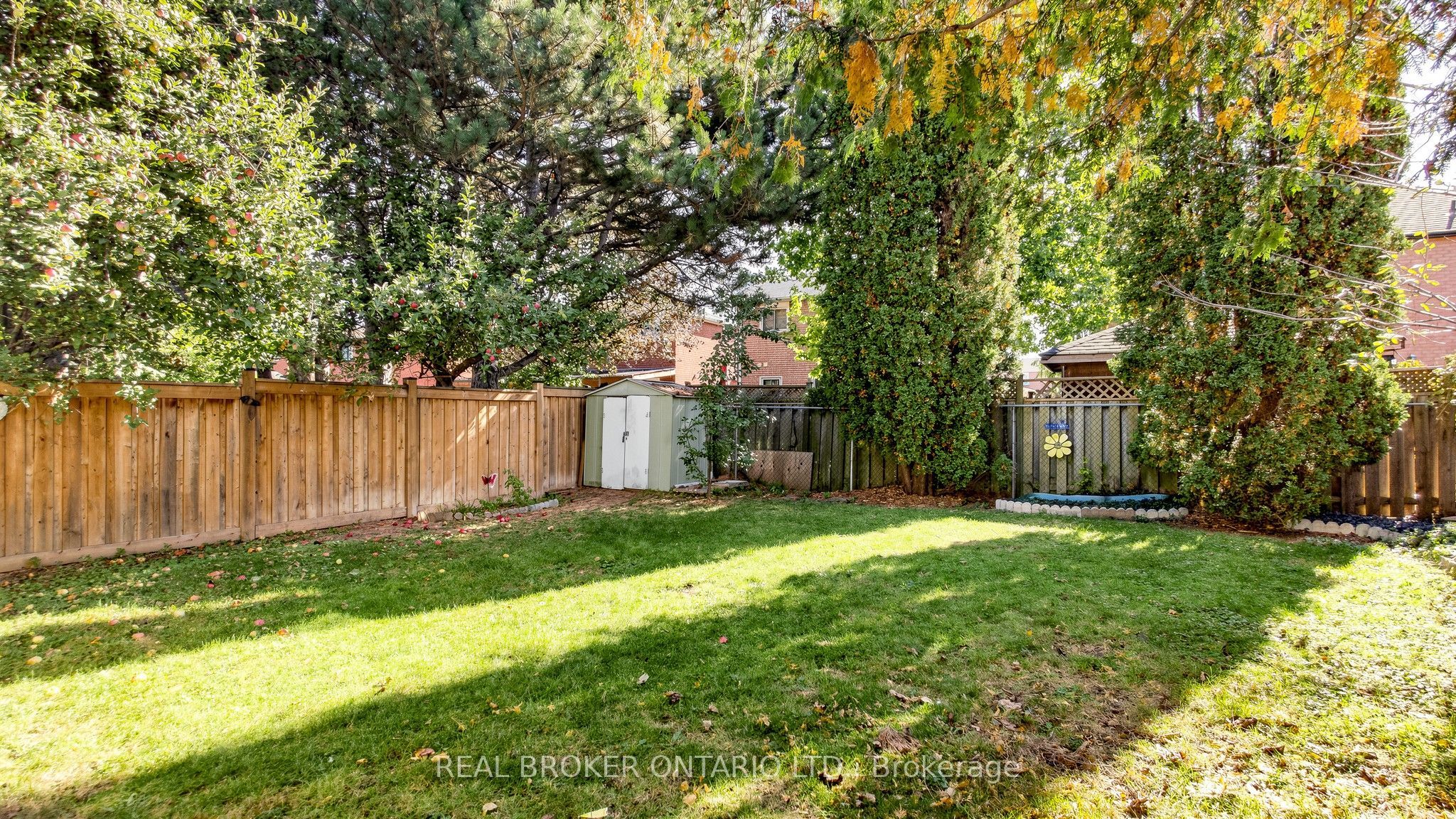 33 Fountainbridge Drive Property Photo 26