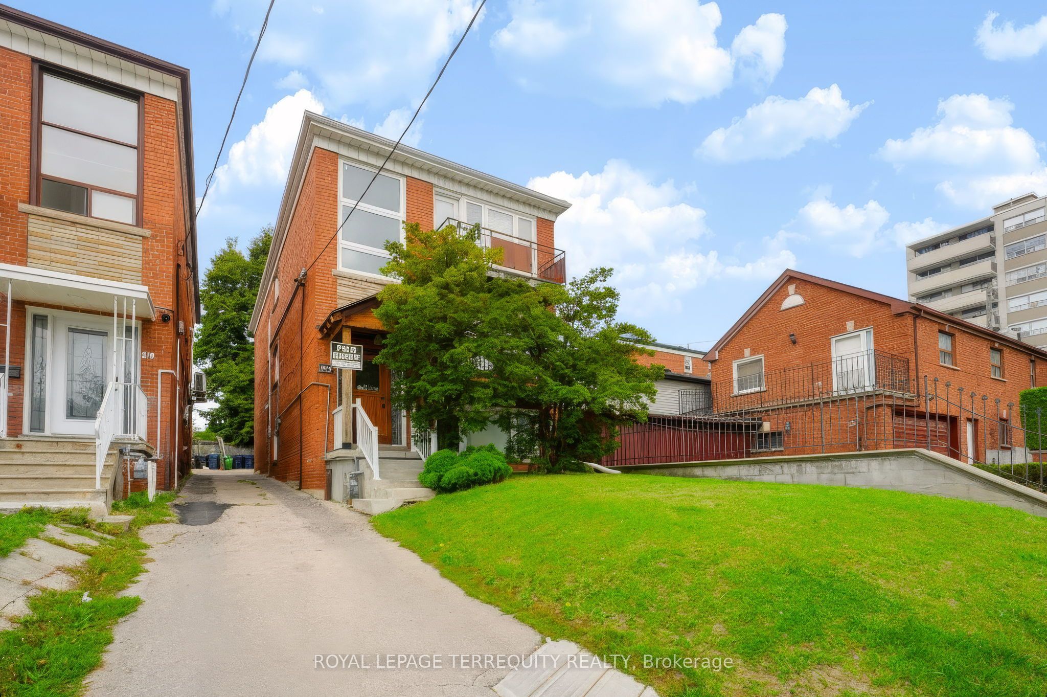 32 Dynevor Road Main Property Photo 1