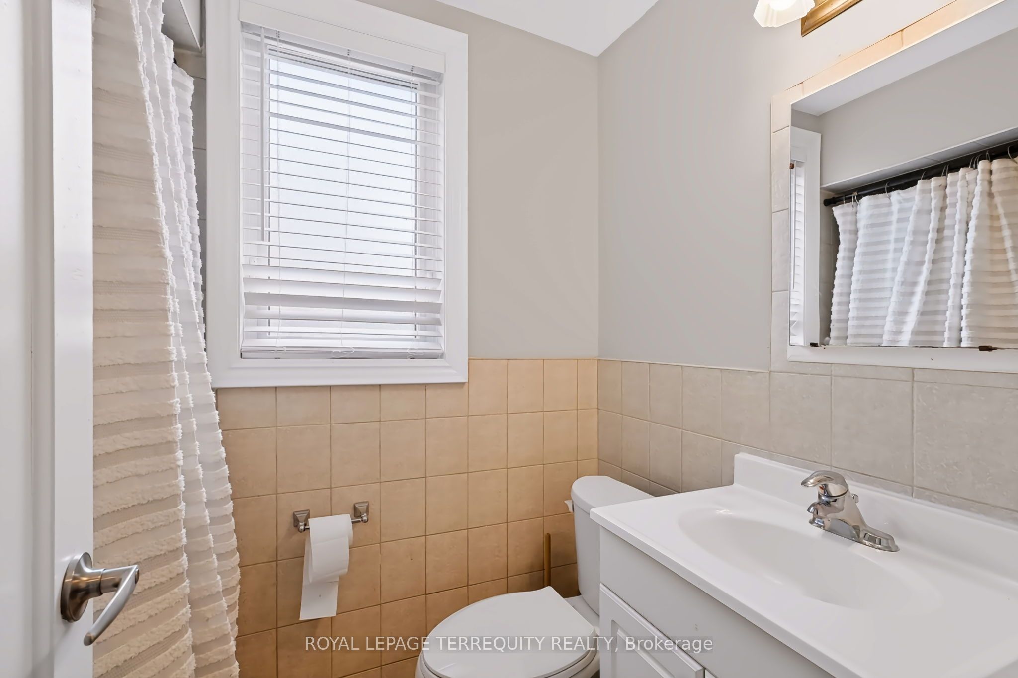 32 Dynevor Road Main Property Photo 18