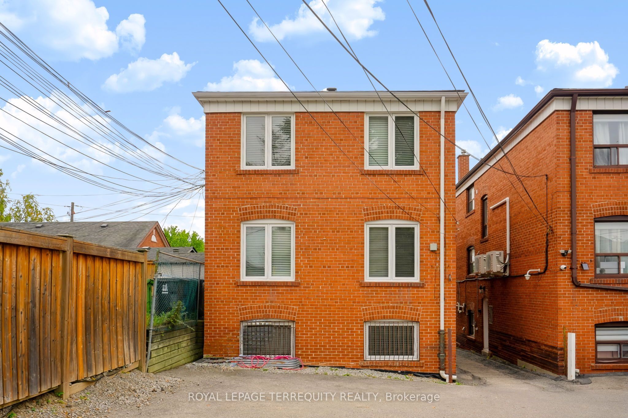 32 Dynevor Road Main Property Photo 21