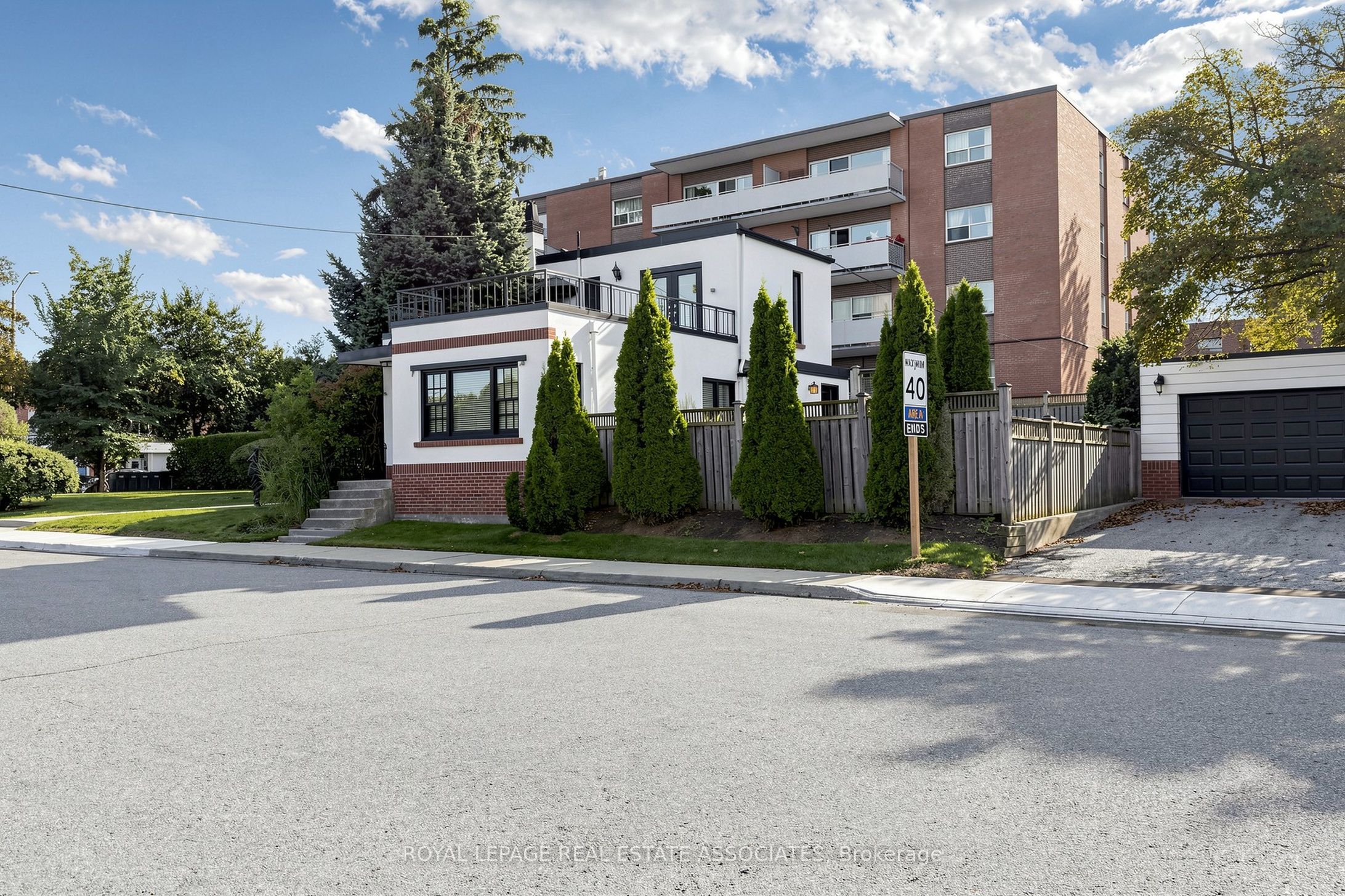 298 Lakeshore Road Property Photo 3