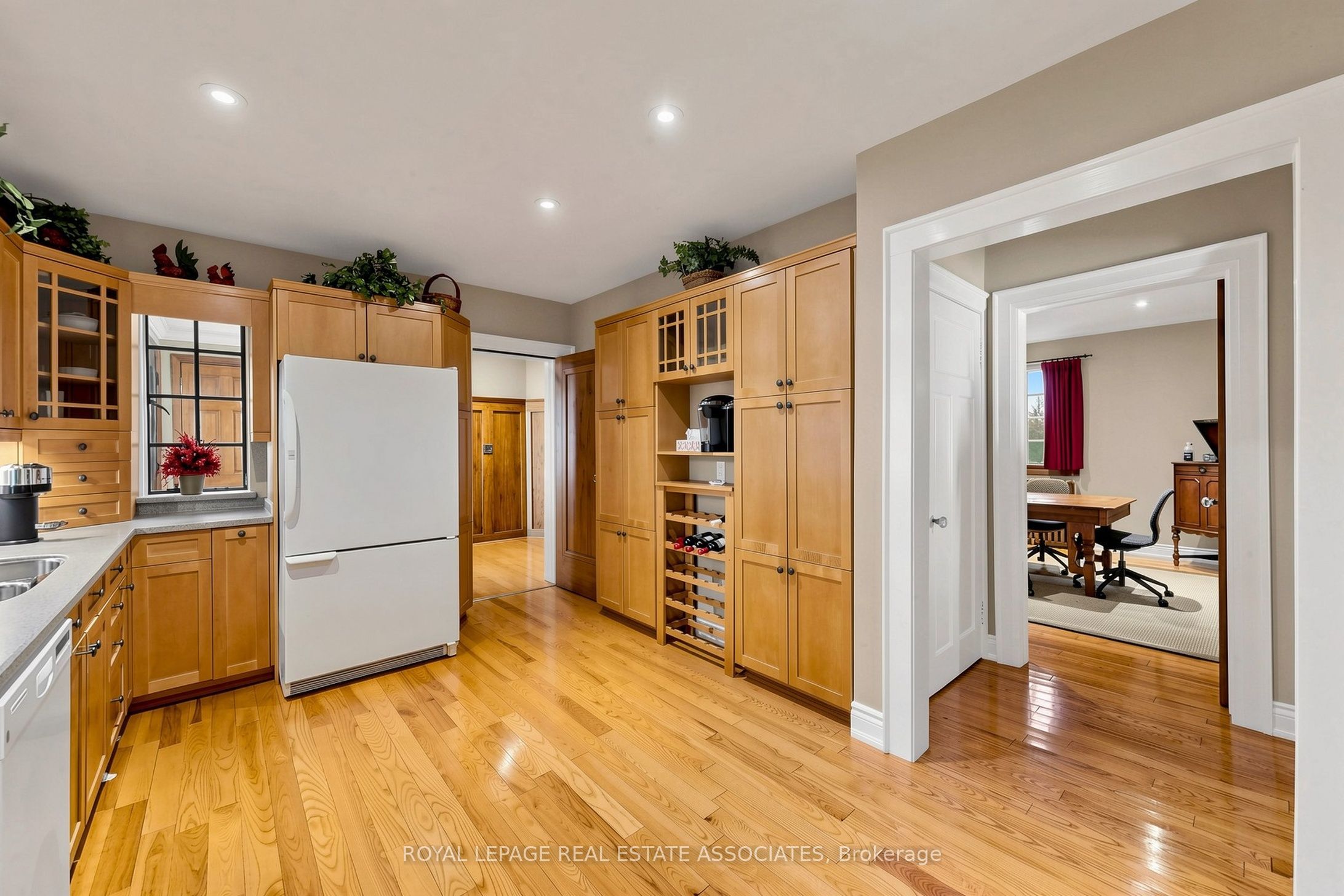 298 Lakeshore Road Property Photo 12