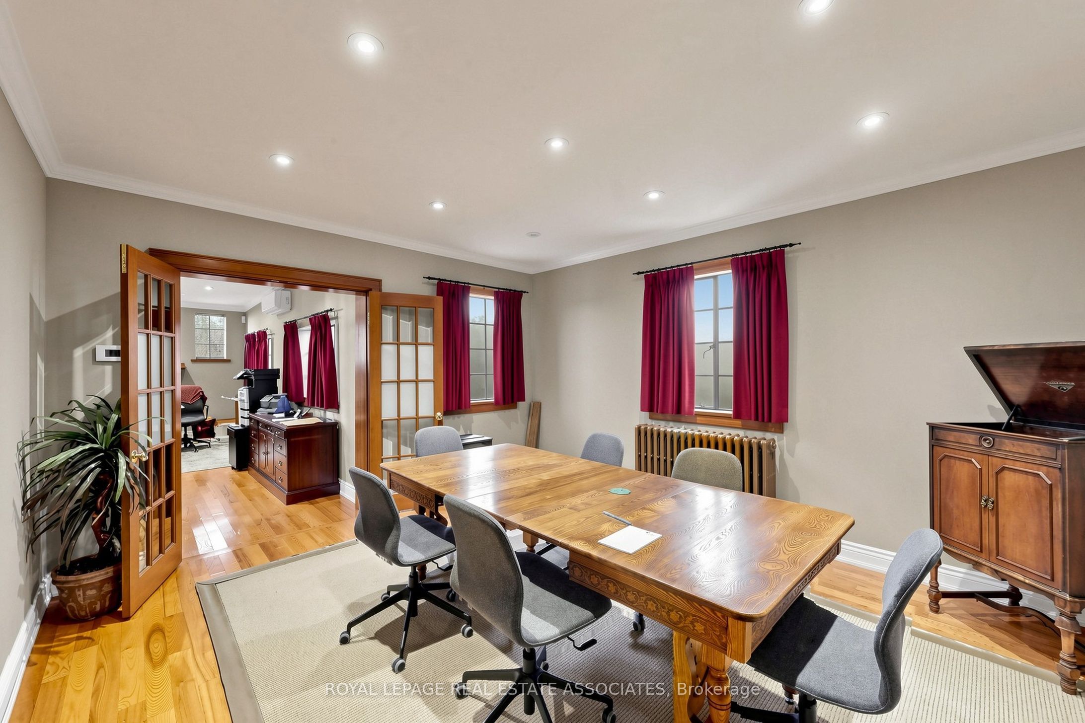 298 Lakeshore Road Property Photo 13