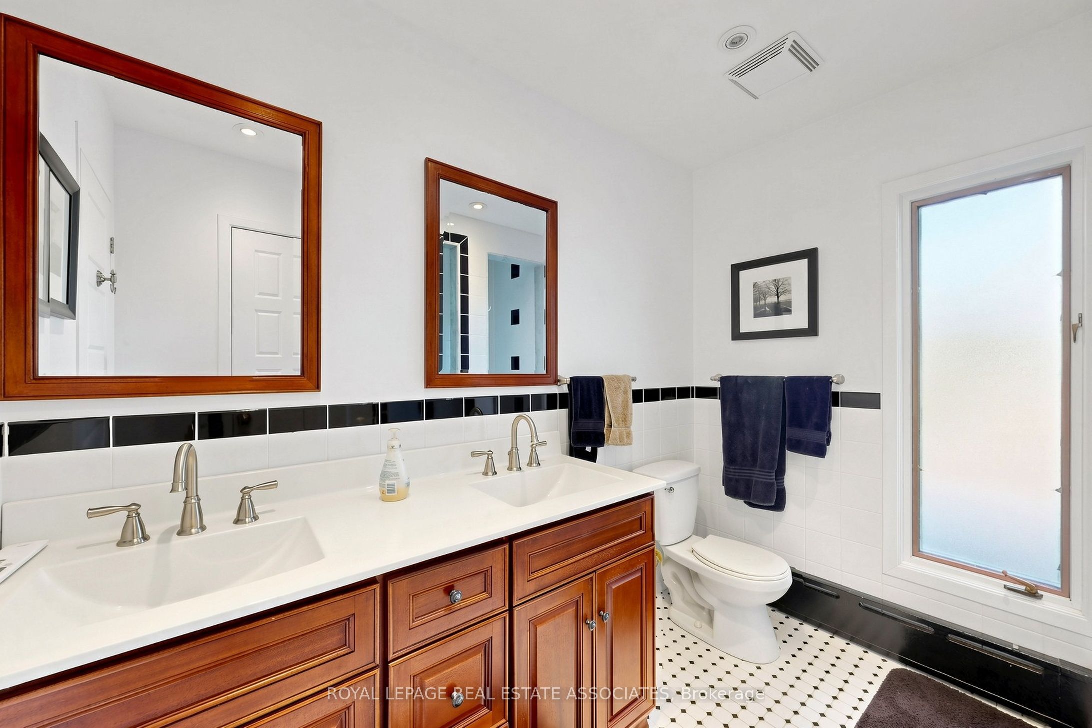 298 Lakeshore Road Property Photo 36