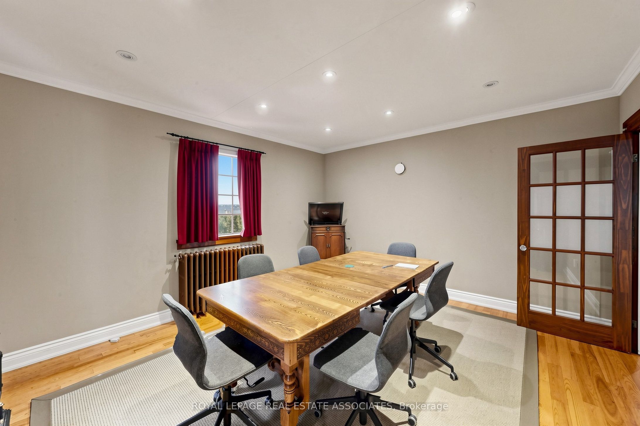 298 Lakeshore Road E Property Photo 10