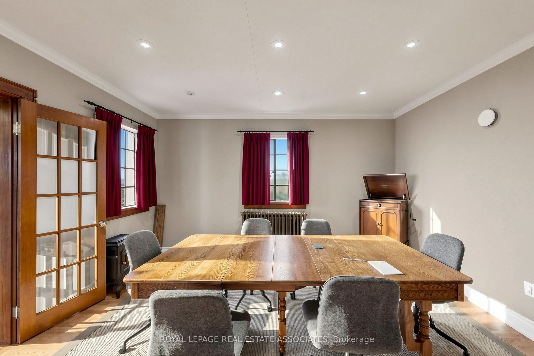 298 Lakeshore Road E Property Photo 11