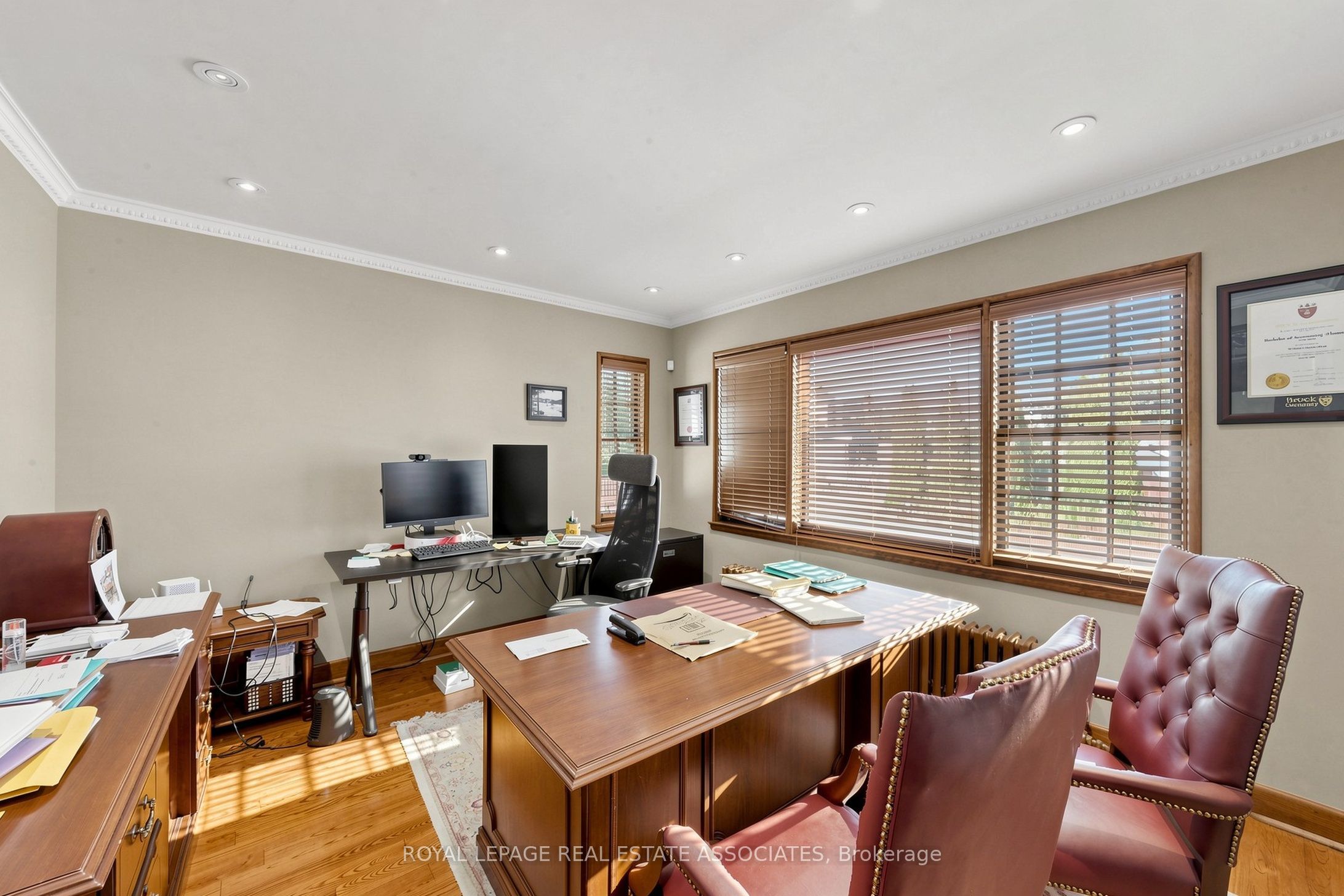 298 Lakeshore Road E Property Photo 23
