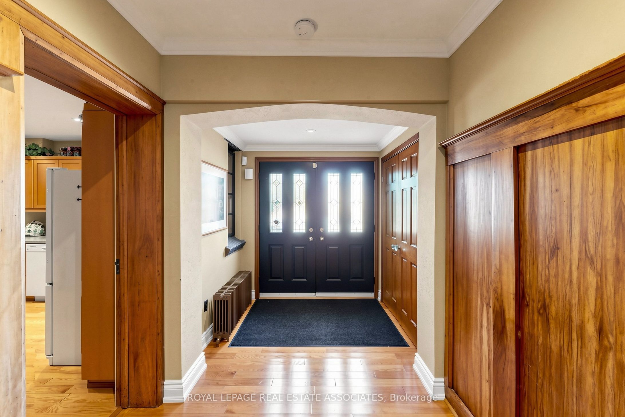 298 Lakeshore Road E Property Photo 28