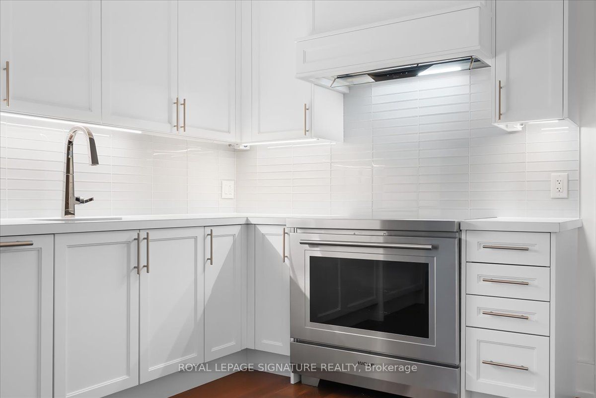 2450 Bloor Street W 301 Property Photo 5