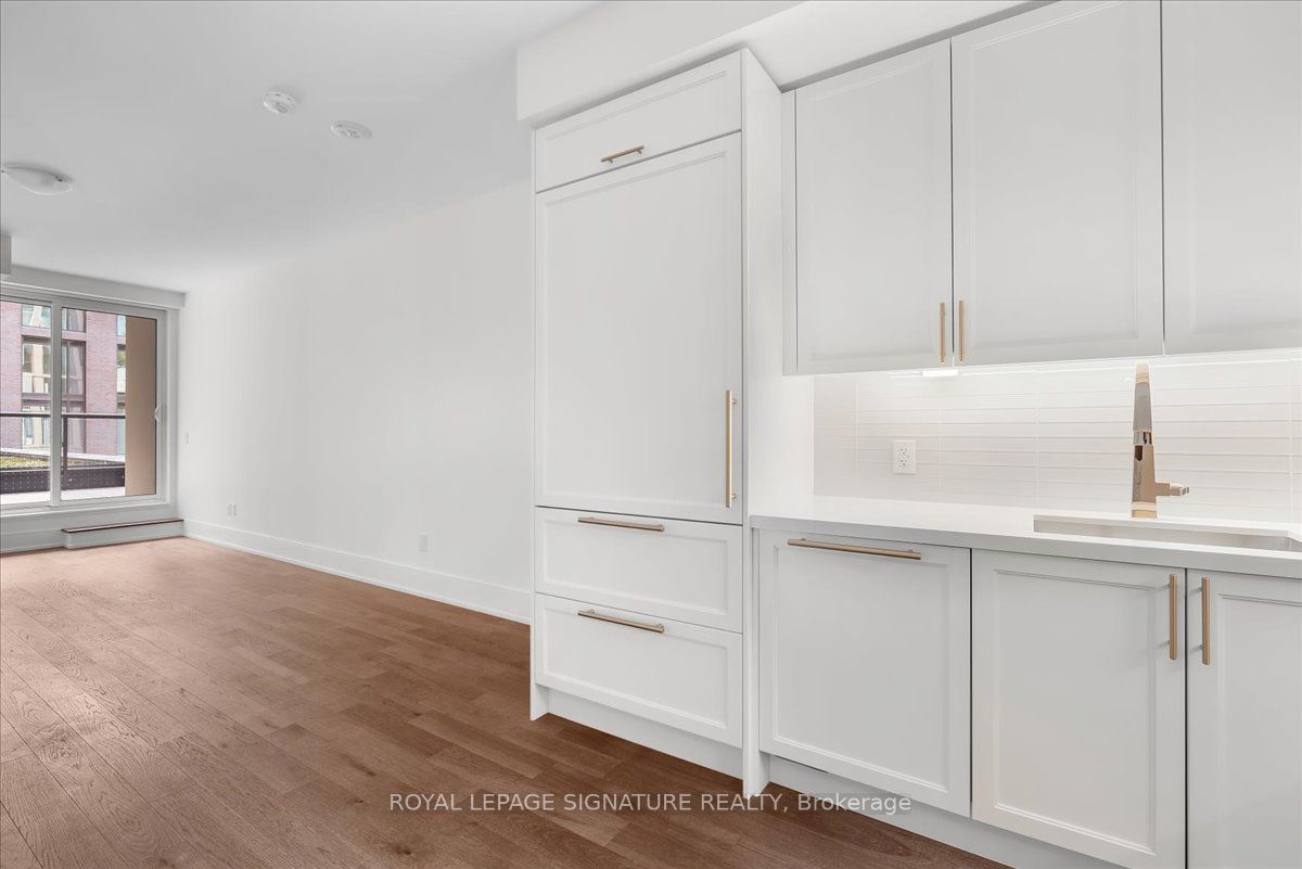 2450 Bloor Street W 301 Property Photo 6