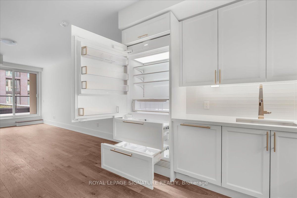 2450 Bloor Street W 301 Property Photo 7