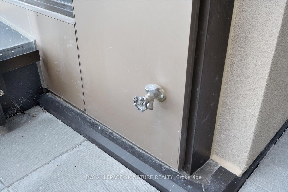 2450 Bloor Street W 301 Property Photo 25
