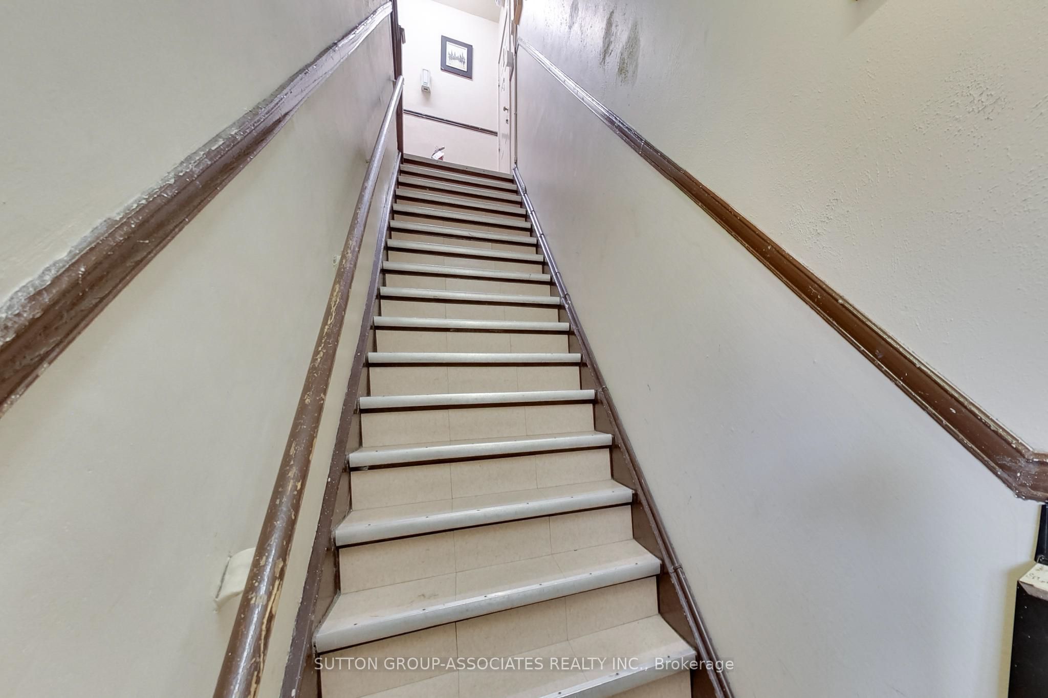 1181-1183 St Clair Avenue W Property Photo 11