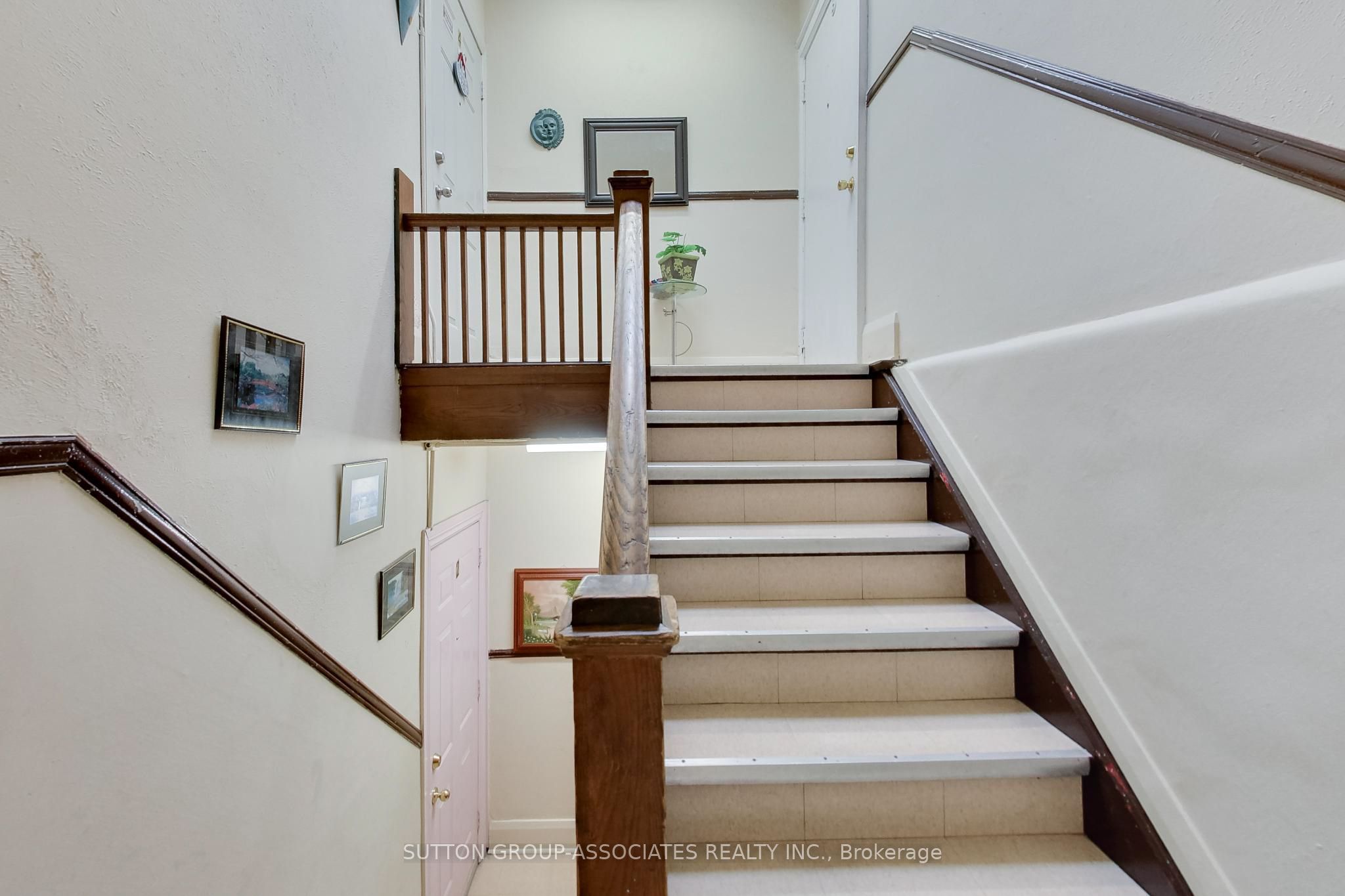 1181-1183 St Clair Avenue W Property Photo 16