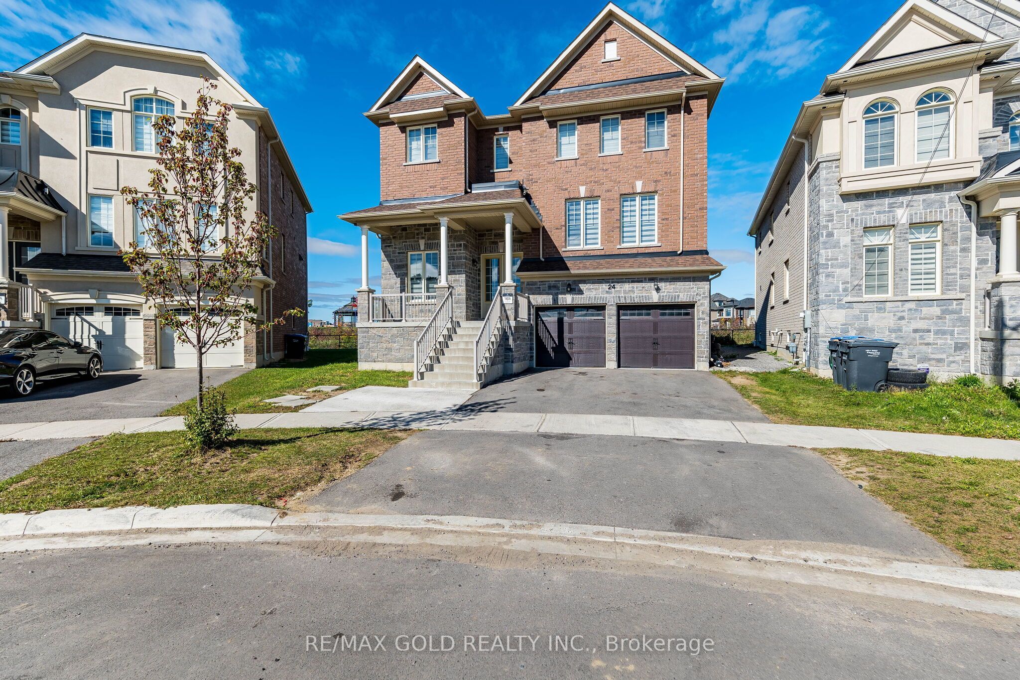 24 Jenwood Crescent Property Photo 2