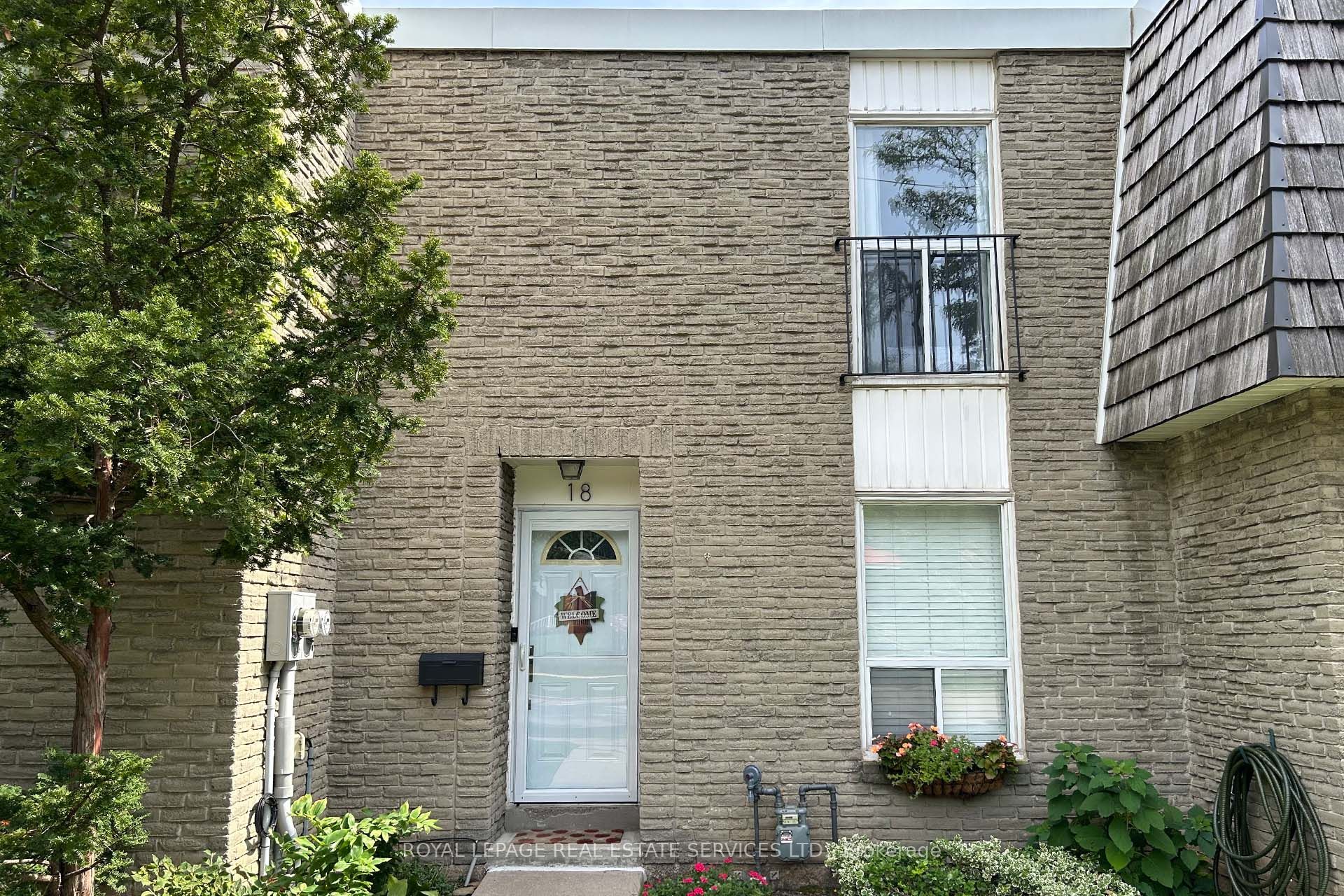 71 Old Burnhamthorpe Road 18 Property Photo 2