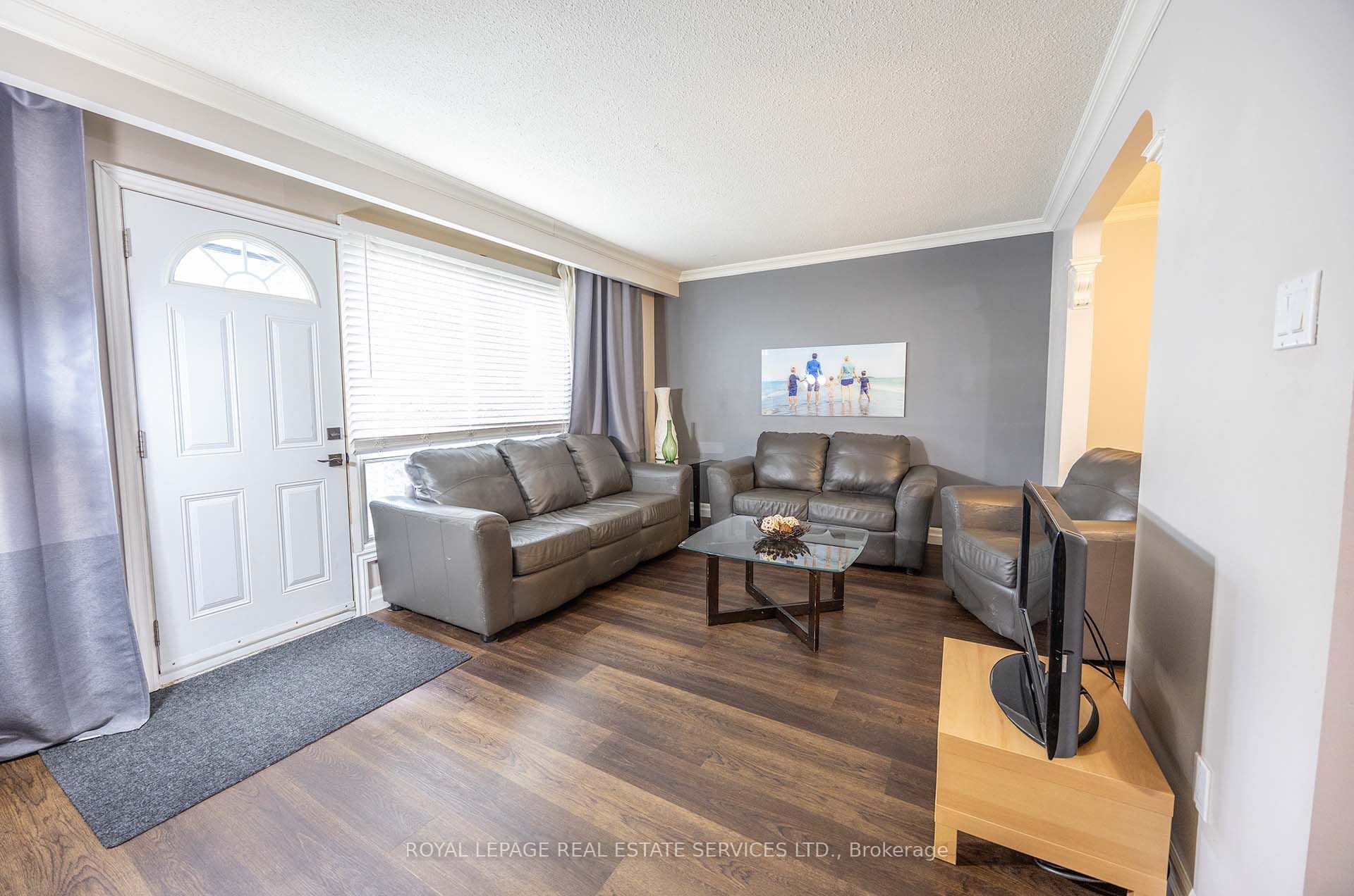 71 Old Burnhamthorpe Road 18 Property Photo 3